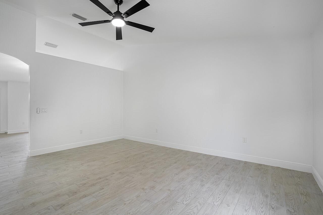 673 Cavern Terrace Property Photo 25