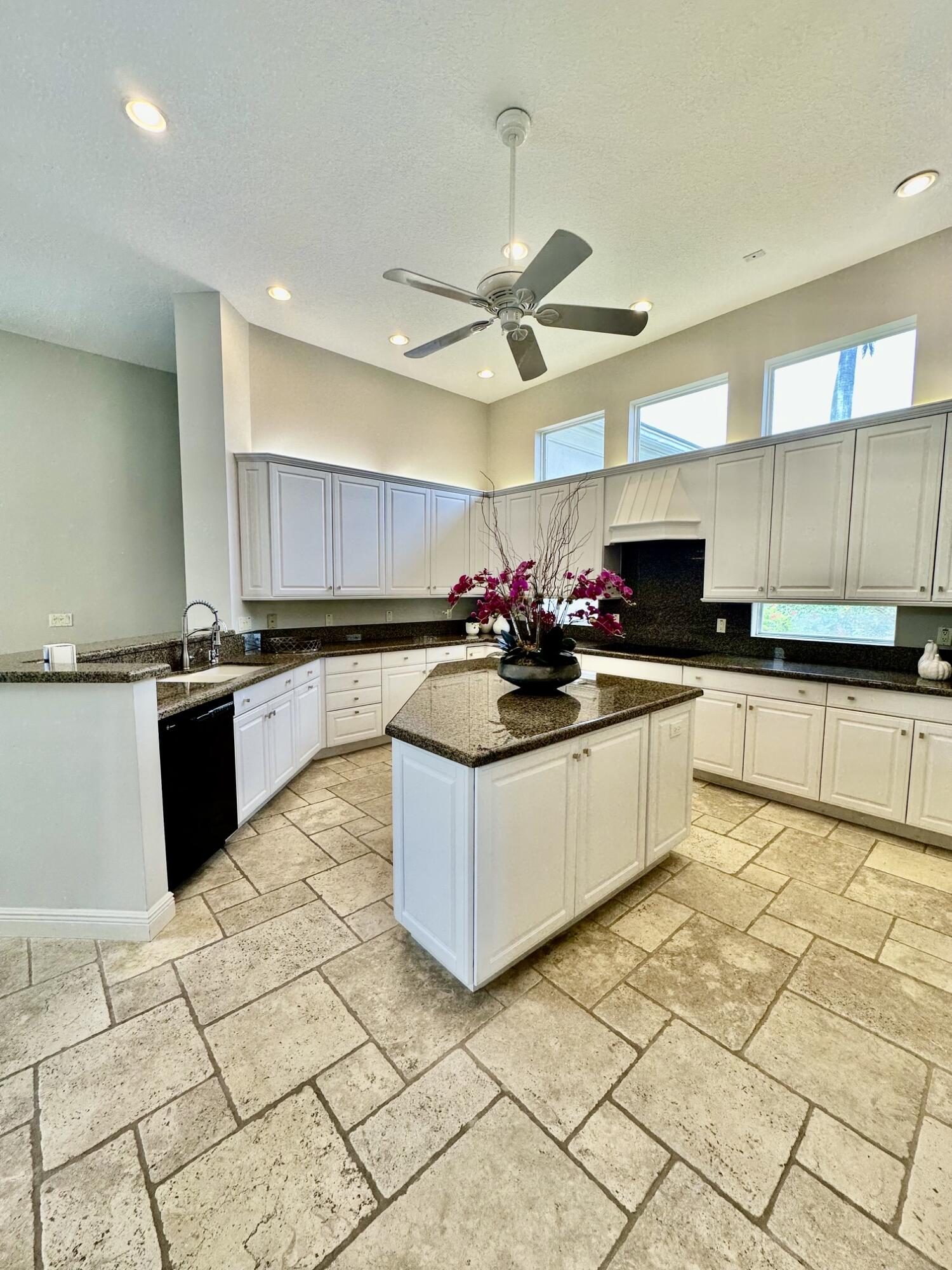645 Atlantis Estates Way Property Photo 18
