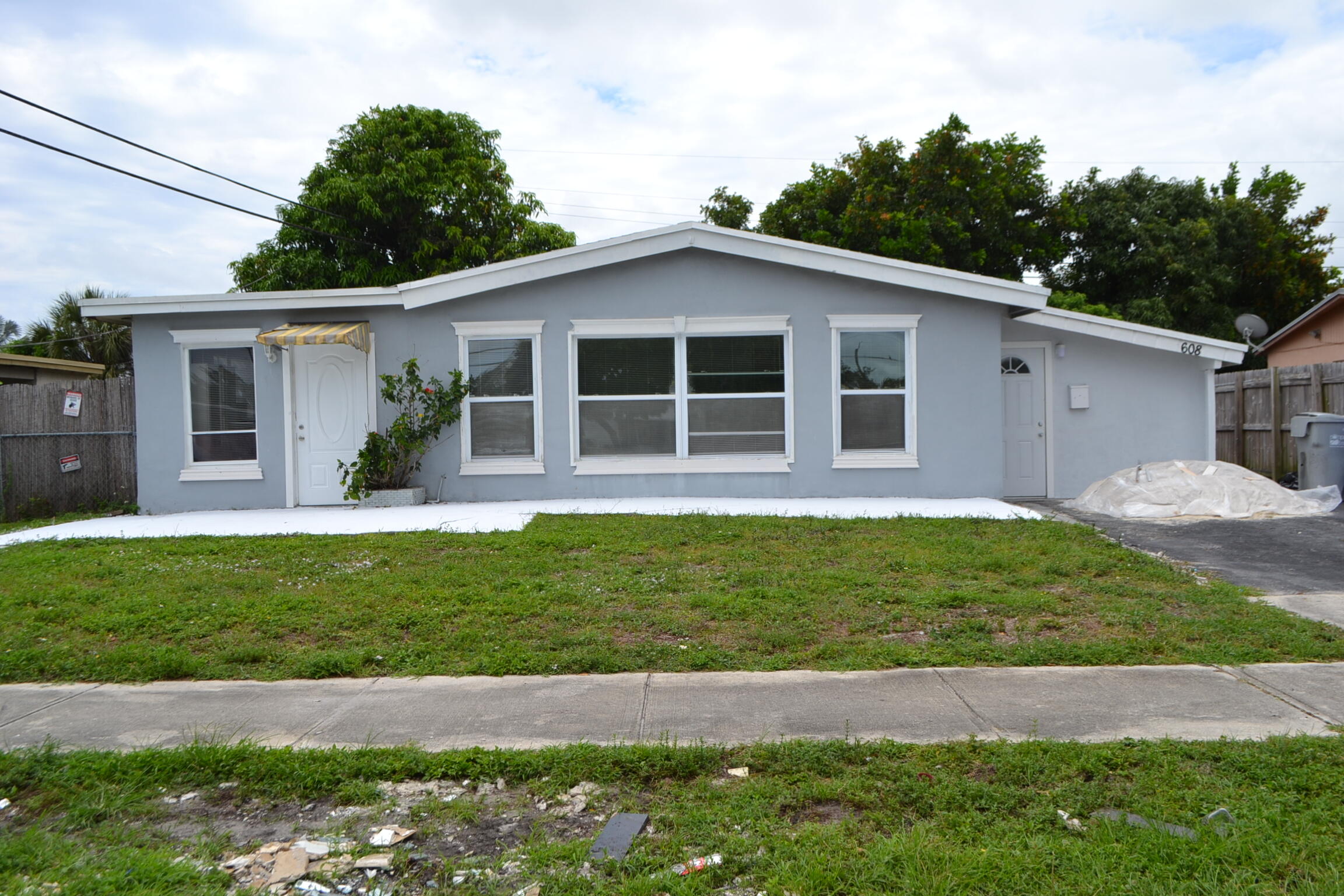 608 Nw 20th Court Property Photo 1