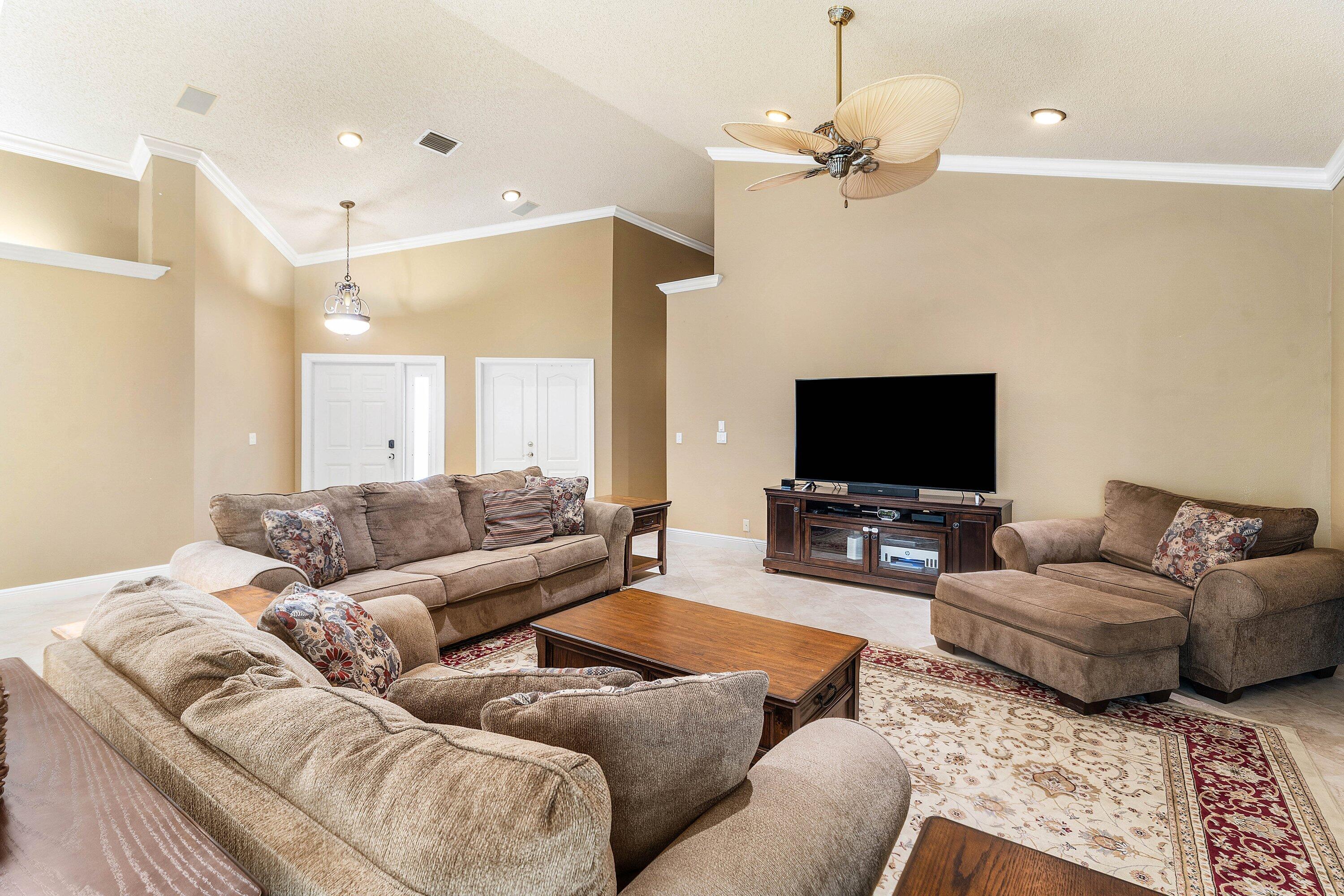 9101 Baybury Lane Property Photo 5