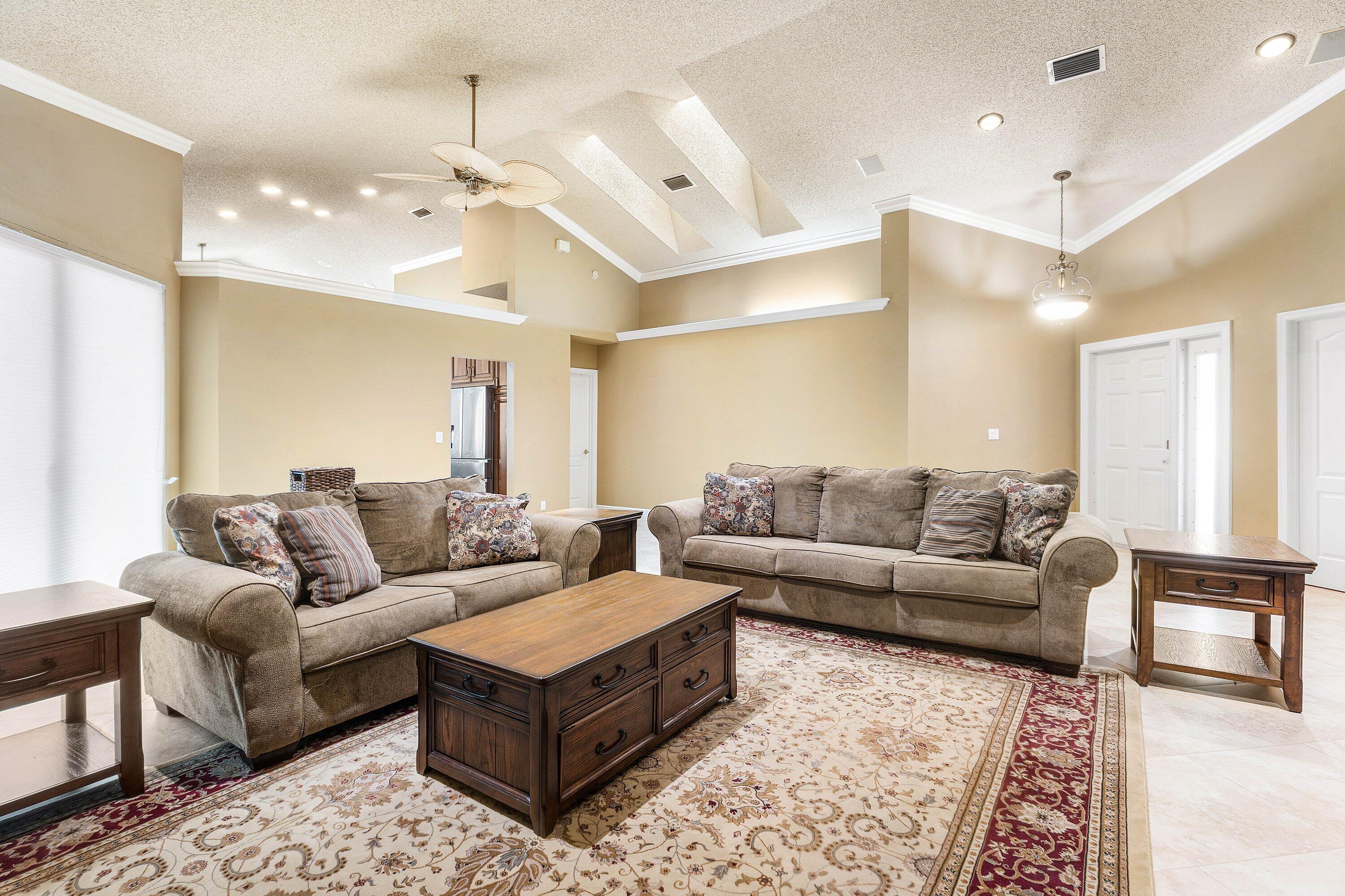 9101 Baybury Lane Property Photo 6