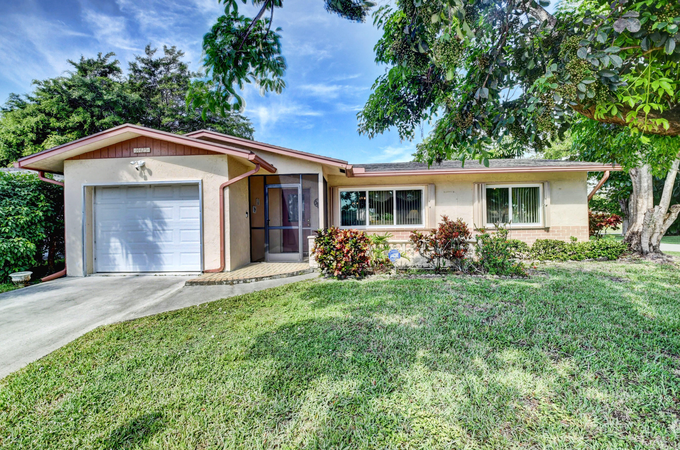 14425 Amapola Way Property Photo 1