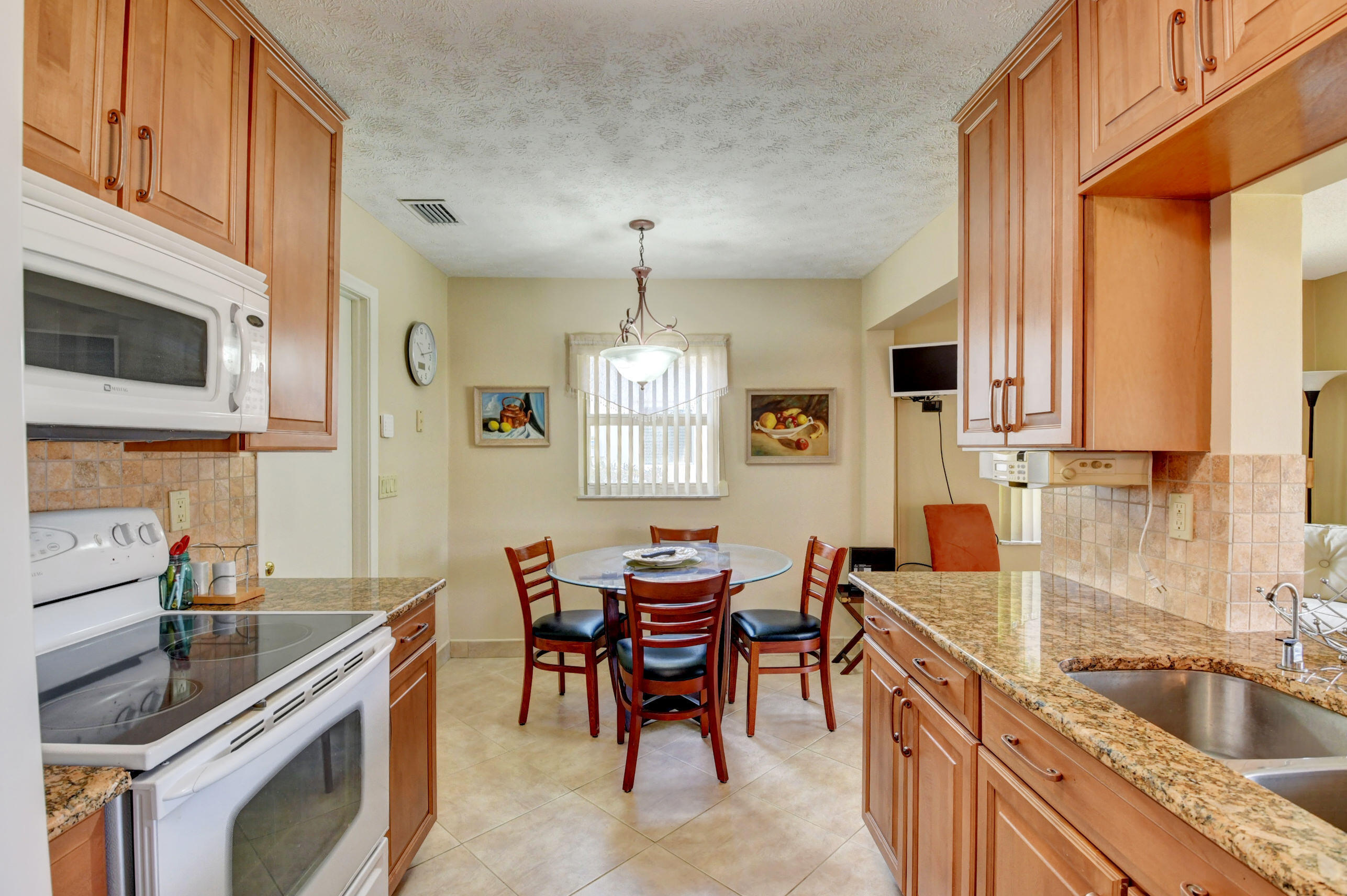 14425 Amapola Way Property Photo 13