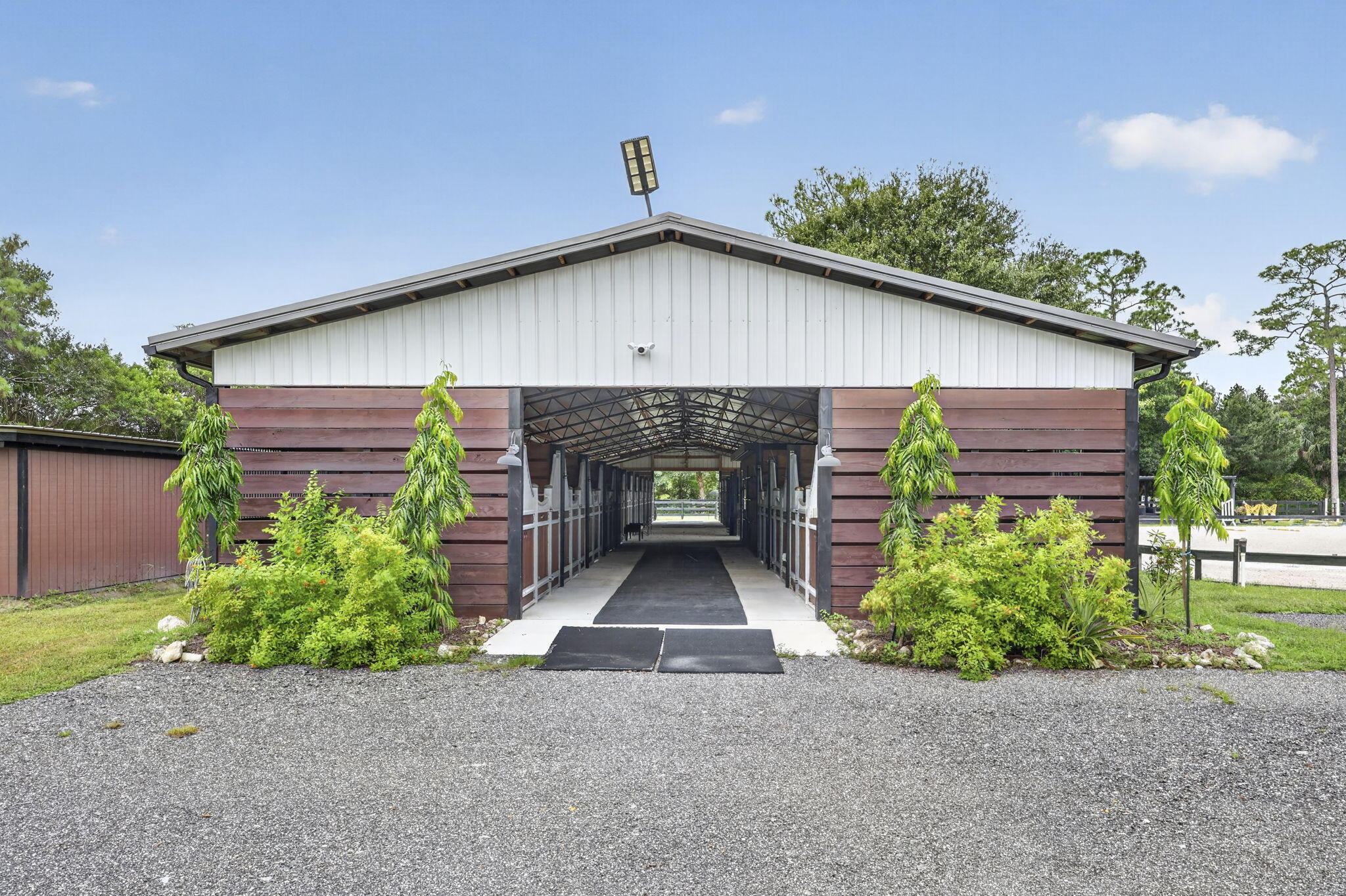 14346 Tripp Road N Property Photo 1