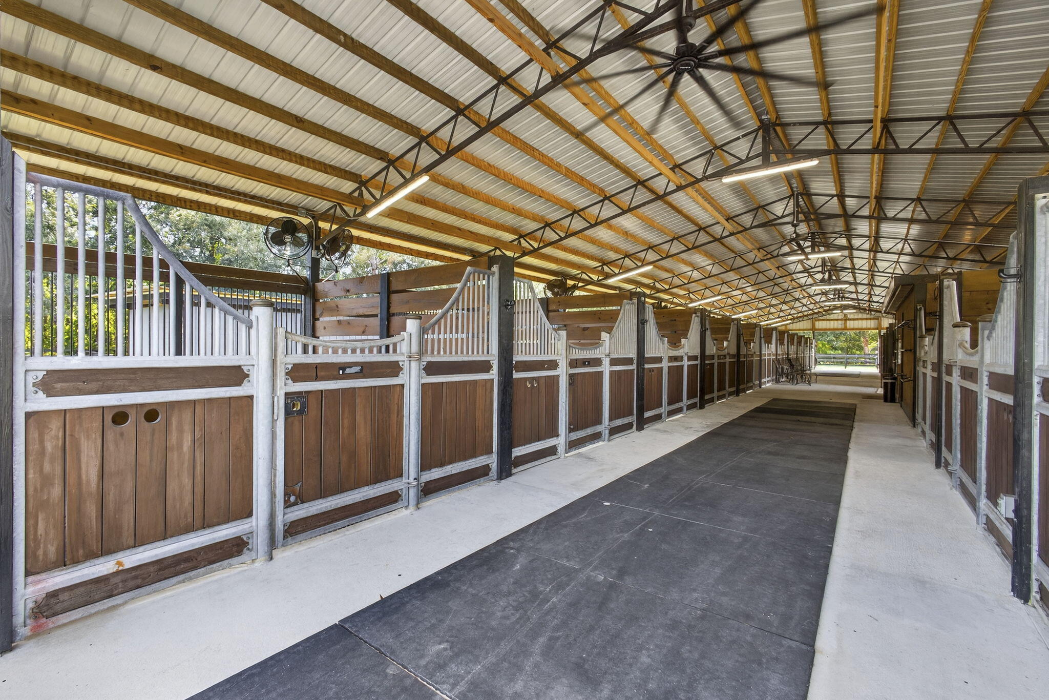 14346 Tripp Road N Property Photo 6