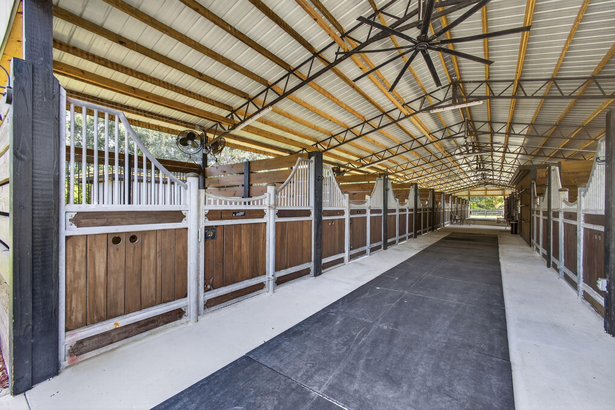 14346 Tripp Road N Property Photo 8