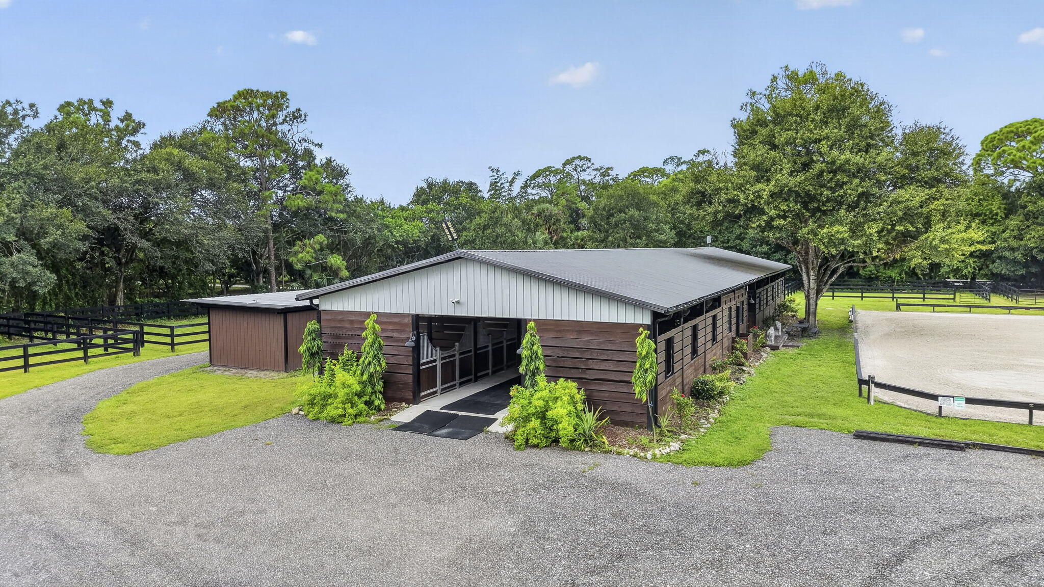 14346 Tripp Road N Property Photo 17