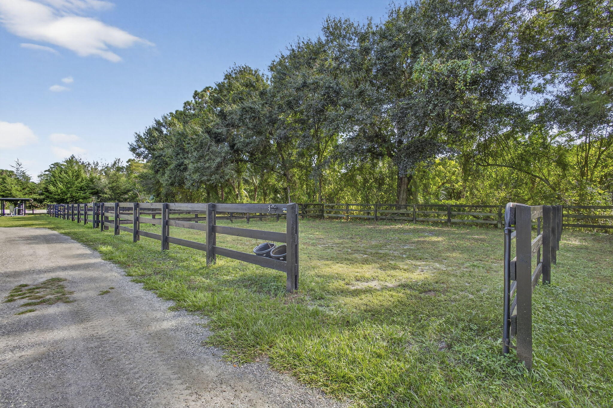 14346 Tripp Road N Property Photo 23