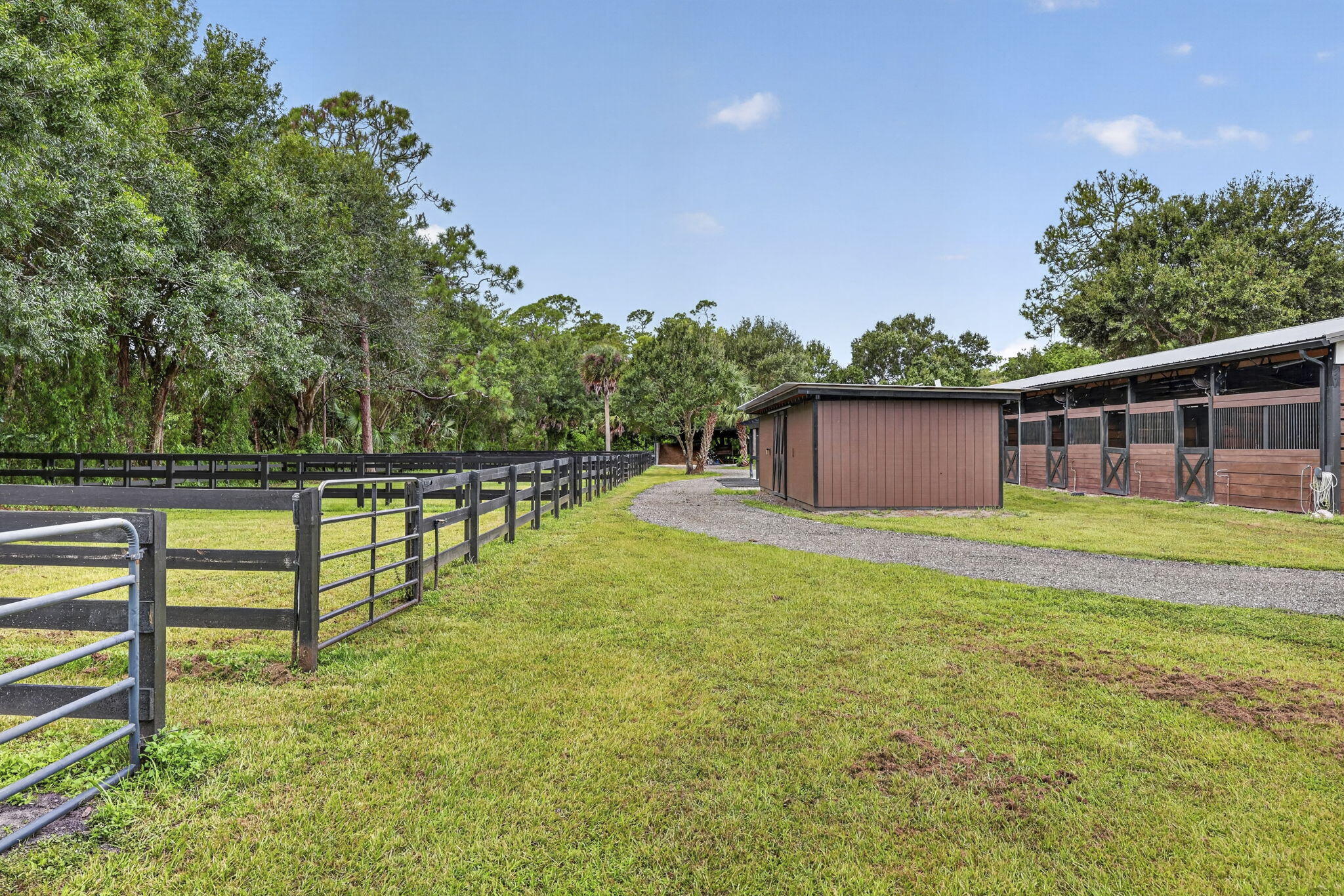 14346 Tripp Road N Property Photo 25