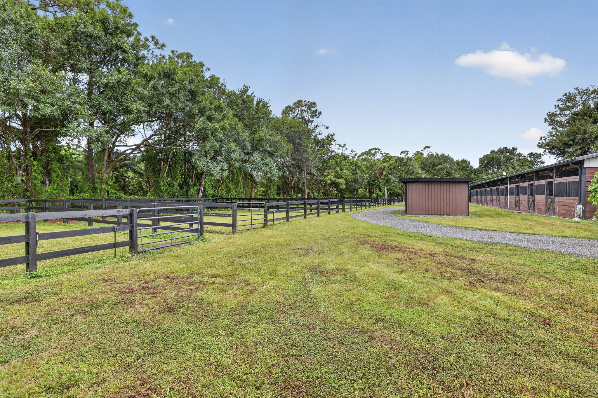 14346 Tripp Road N Property Photo 41