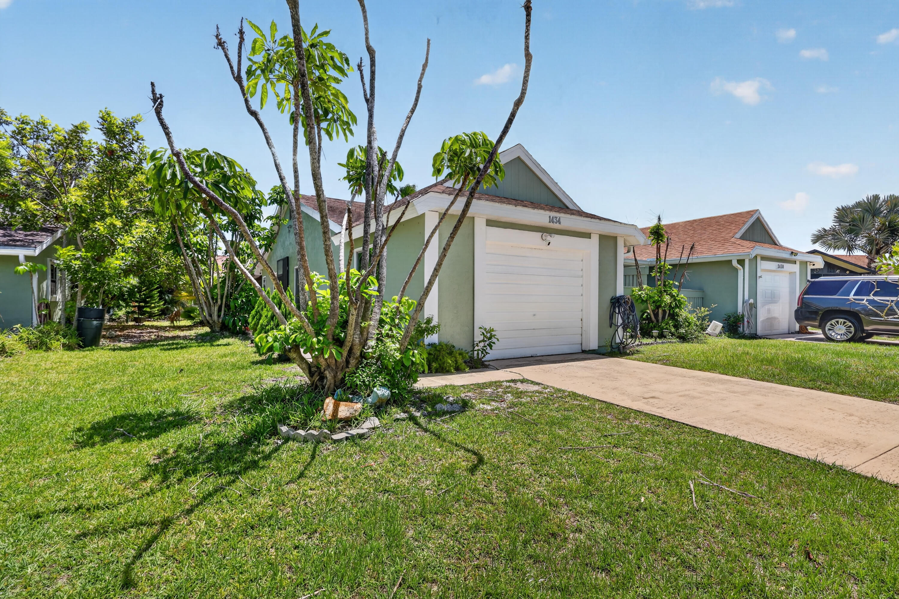 1434 Se Larkwood Circle Property Photo 1