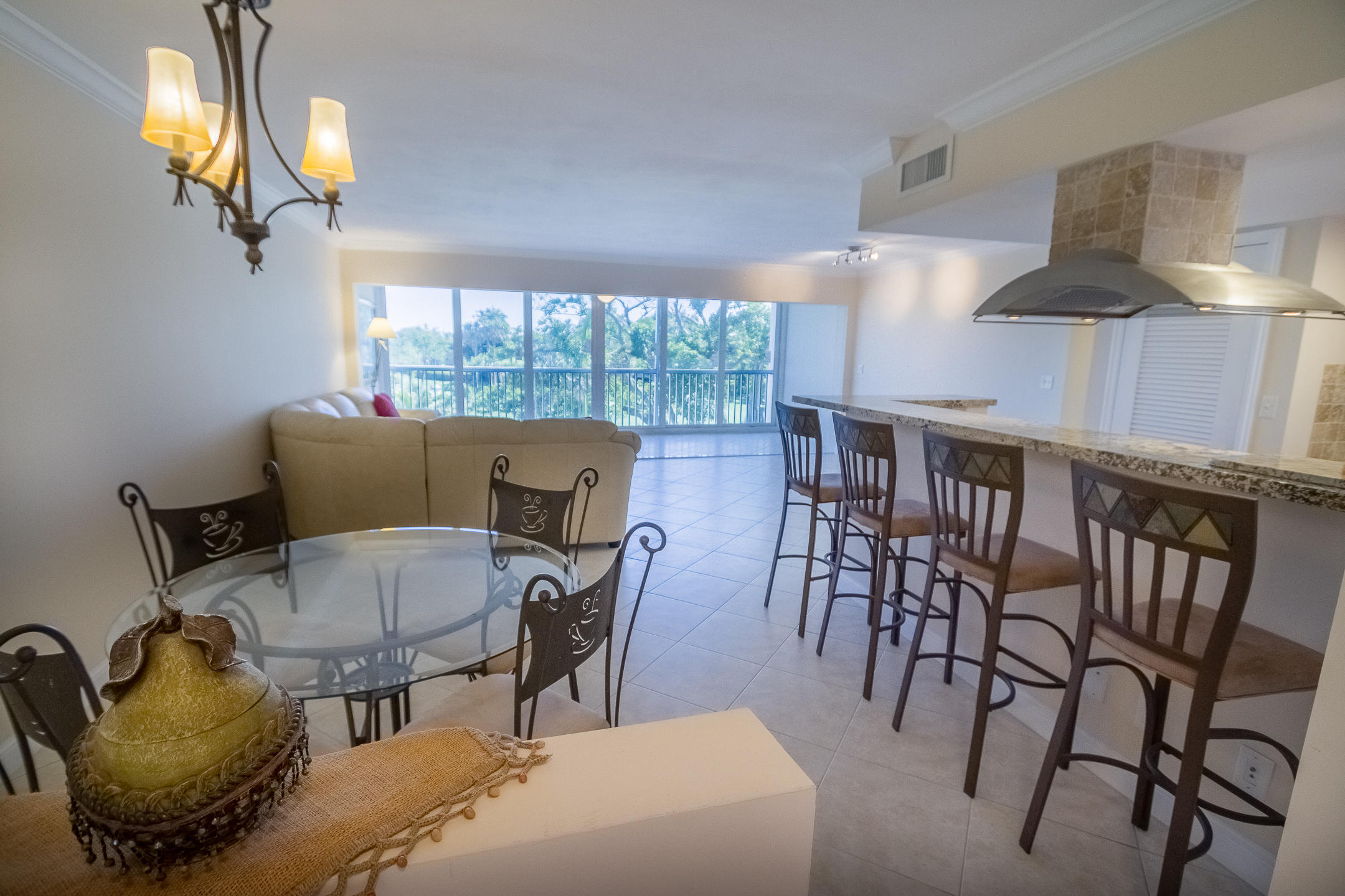 300 E Royal Palm Road 0420 Property Photo 9