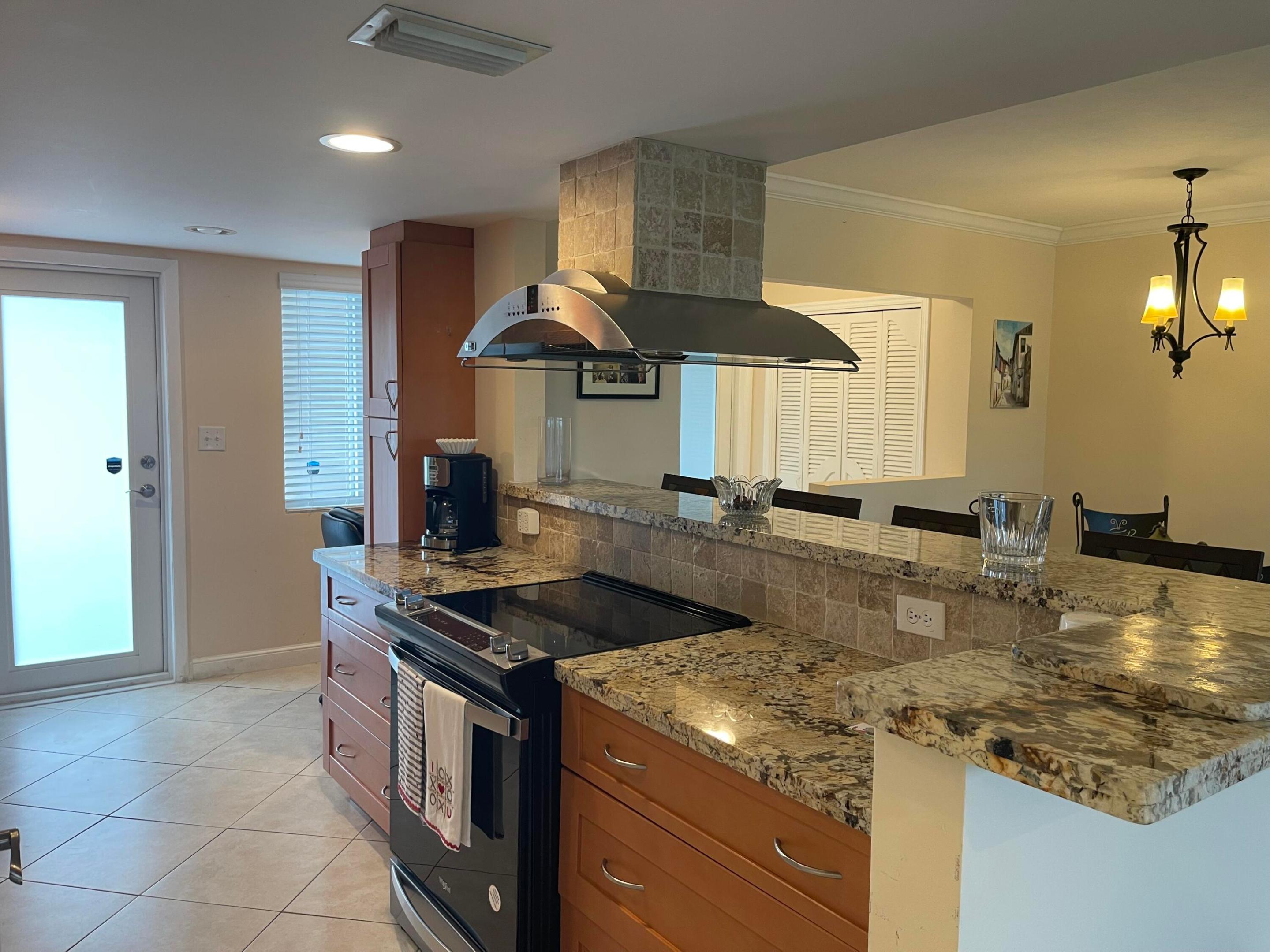300 E Royal Palm Road 0420 Property Photo 15