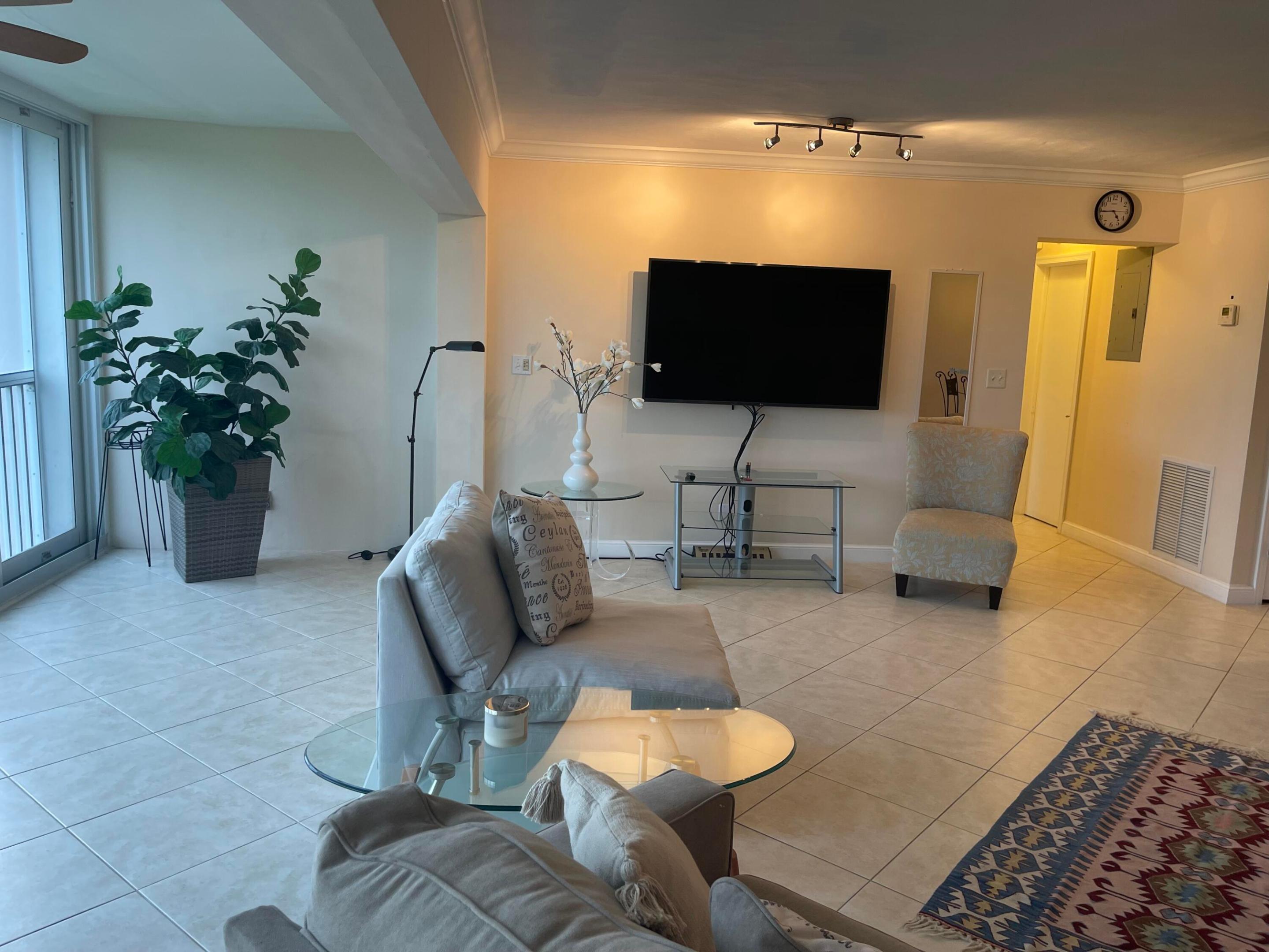 300 E Royal Palm Road 0420 Property Photo 18