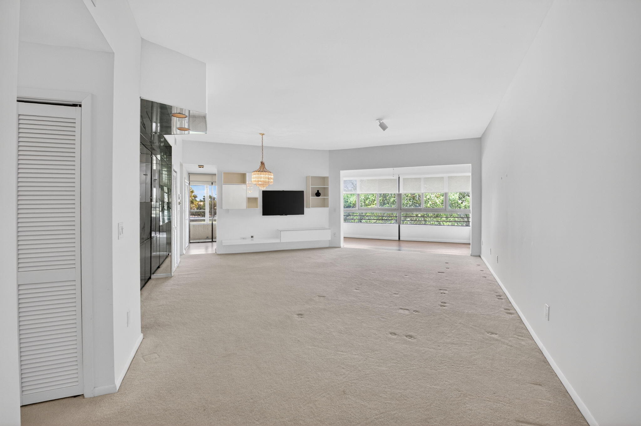 7460 La Paz Boulevard 306 Property Photo 6