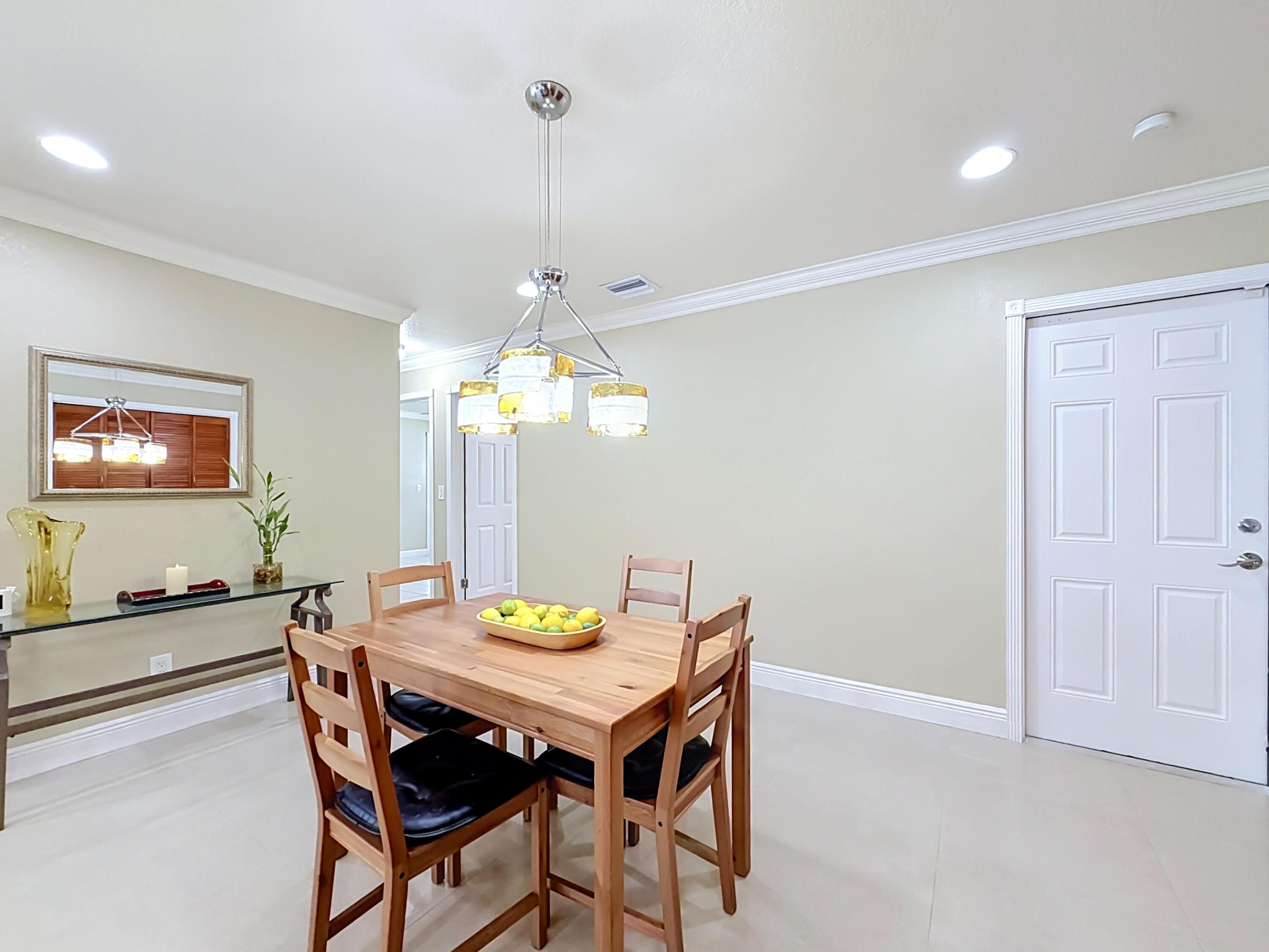 851 E Plantation Circle Property Photo 27