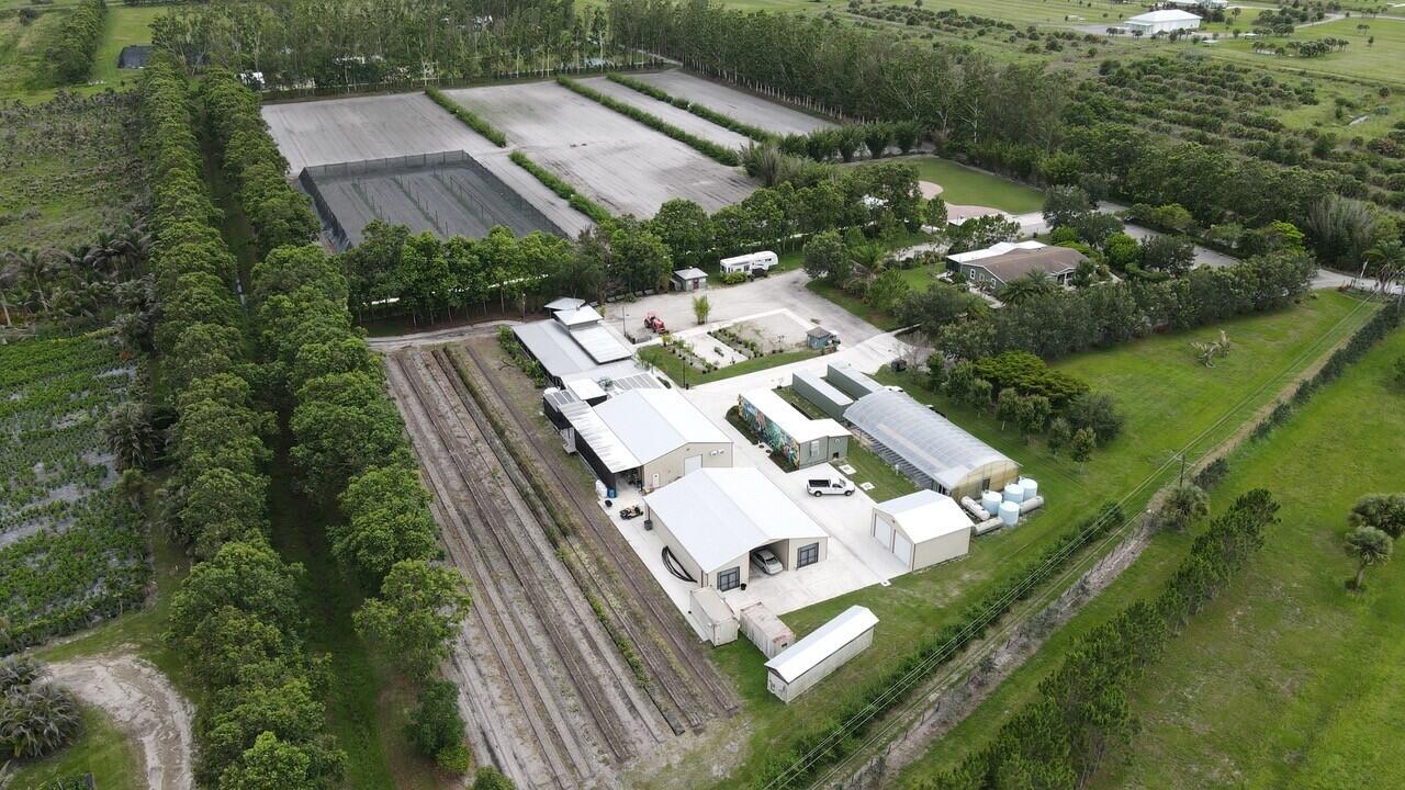 8006 Sw Kanner Highway Property Photo 3