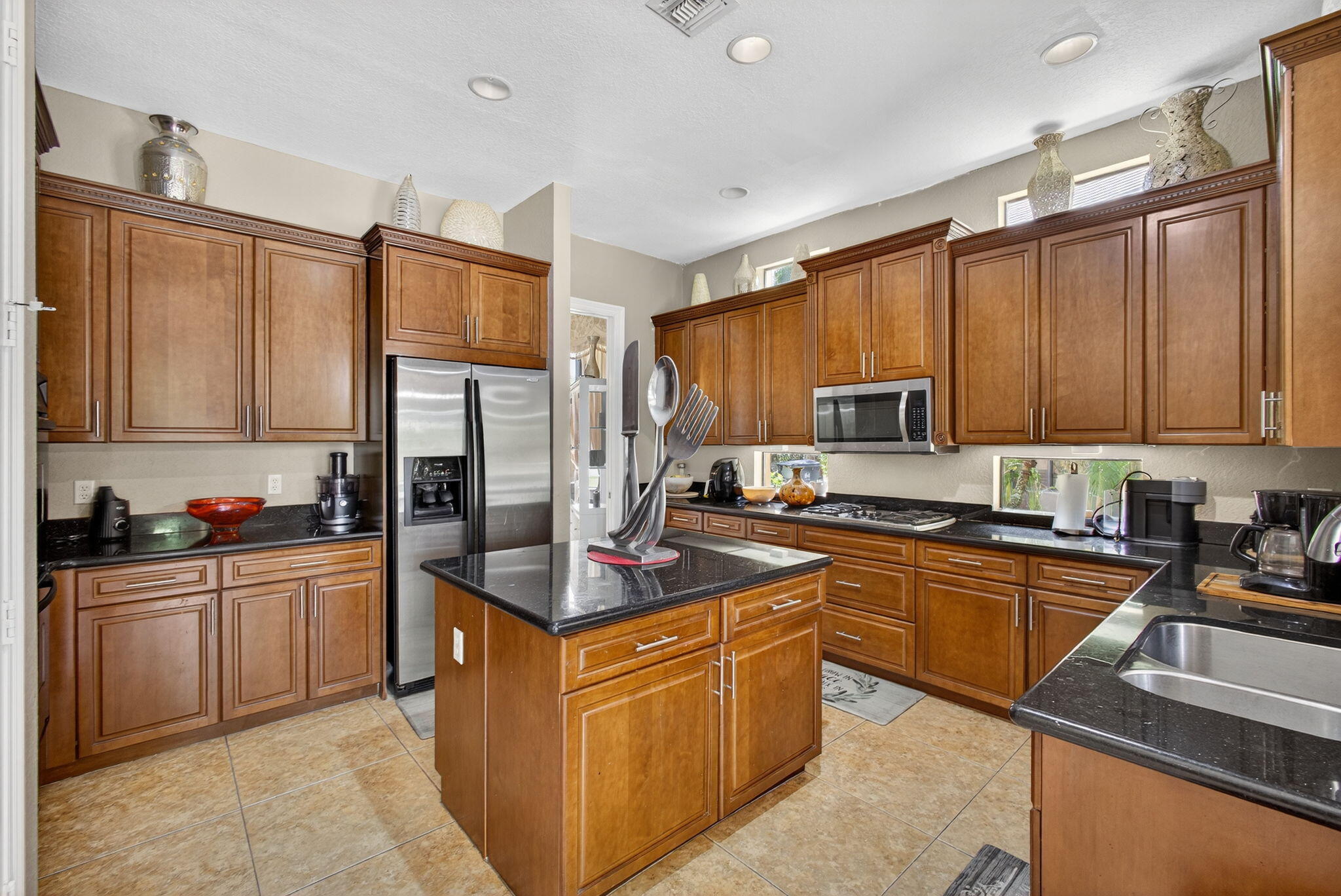 3501 Collonade Drive Property Photo 4