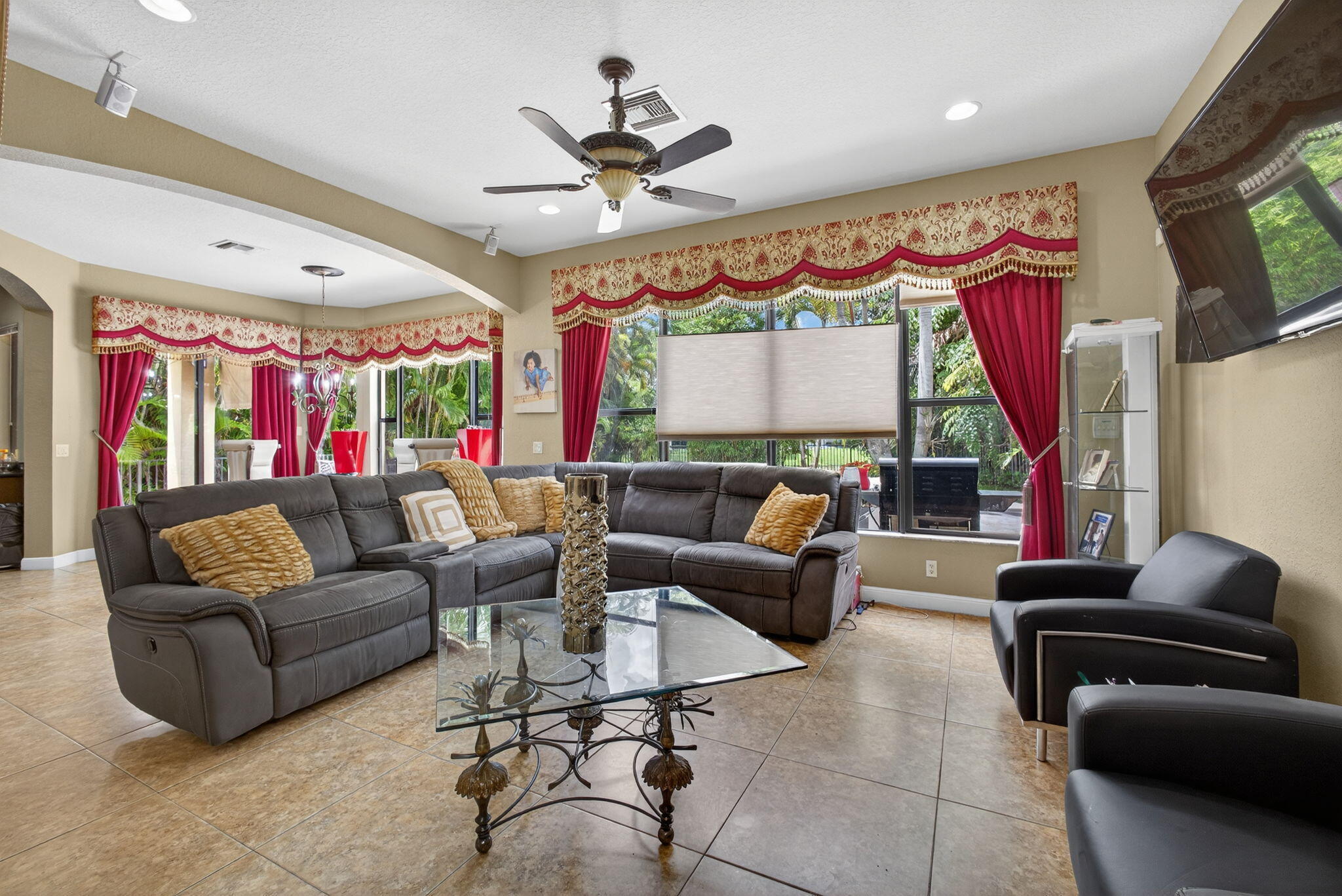 3501 Collonade Drive Property Photo 10