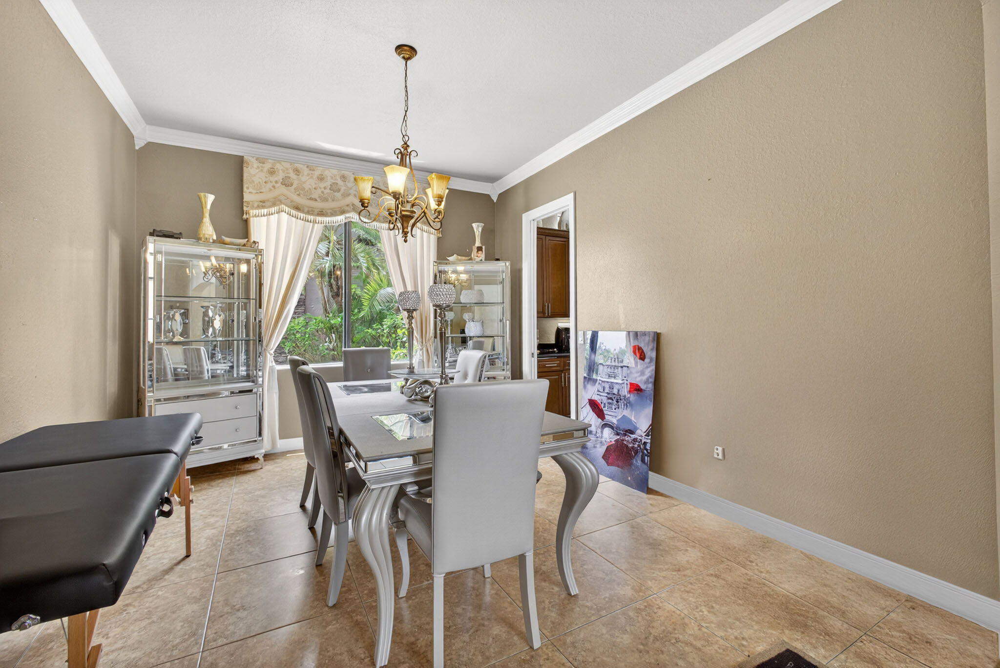 3501 Collonade Drive Property Photo 15