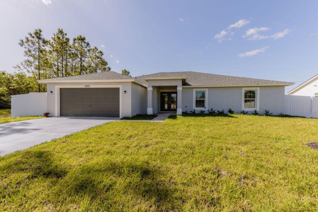 2372 SW Import Drive 2372 Property Photo 1