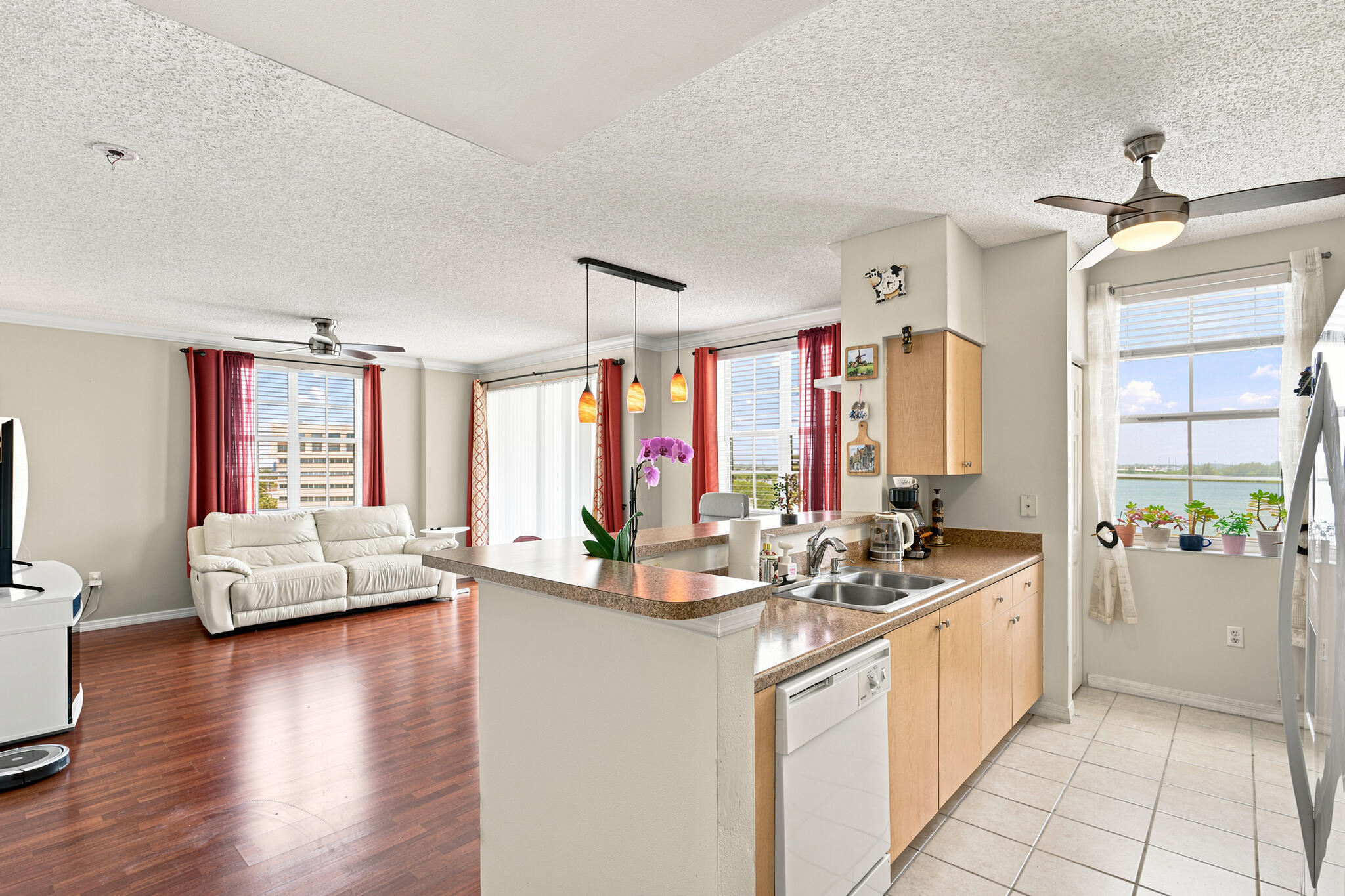 616 Clearwater Park Road 713 Property Photo 4