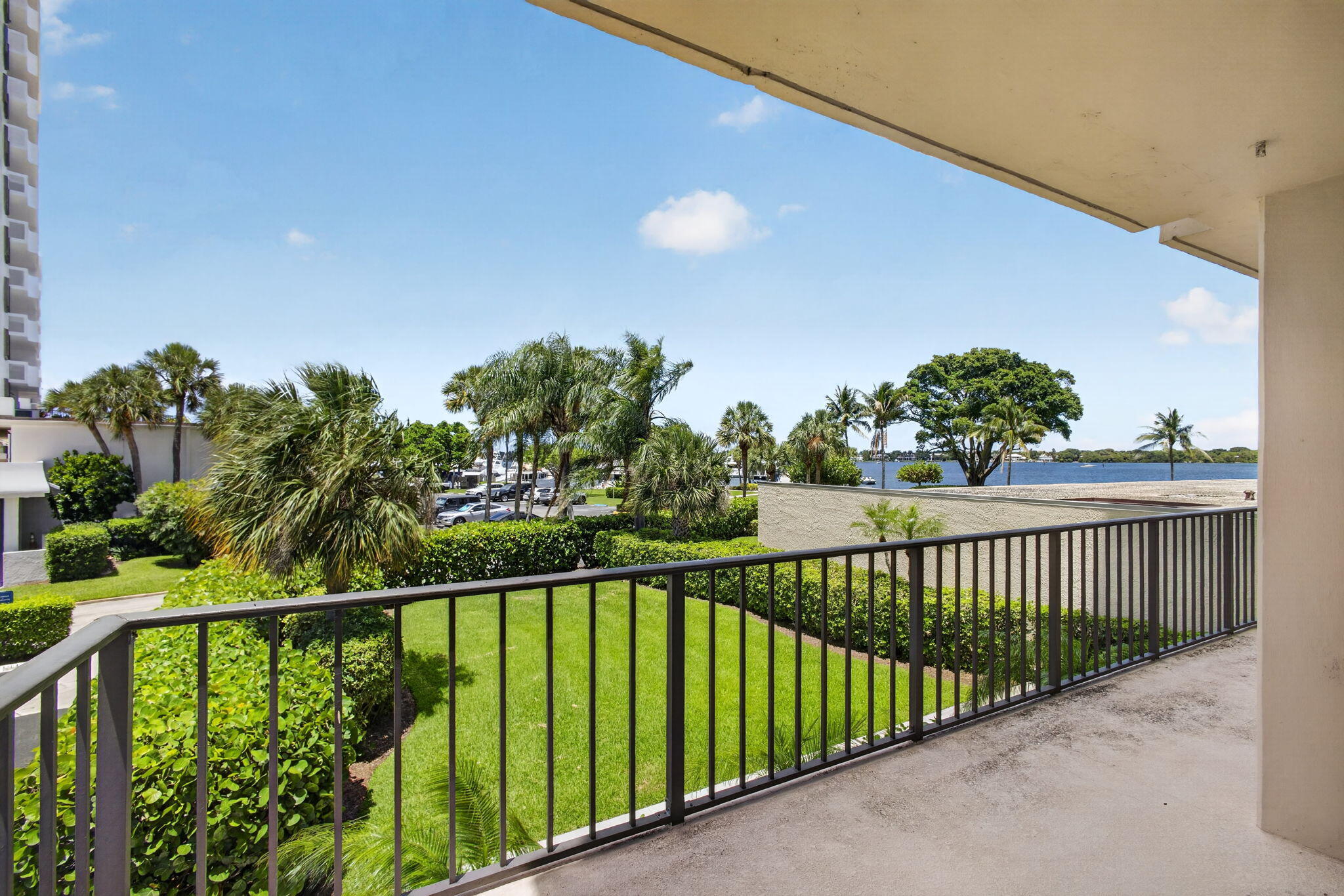 136 Lakeshore Drive Property Photo 1