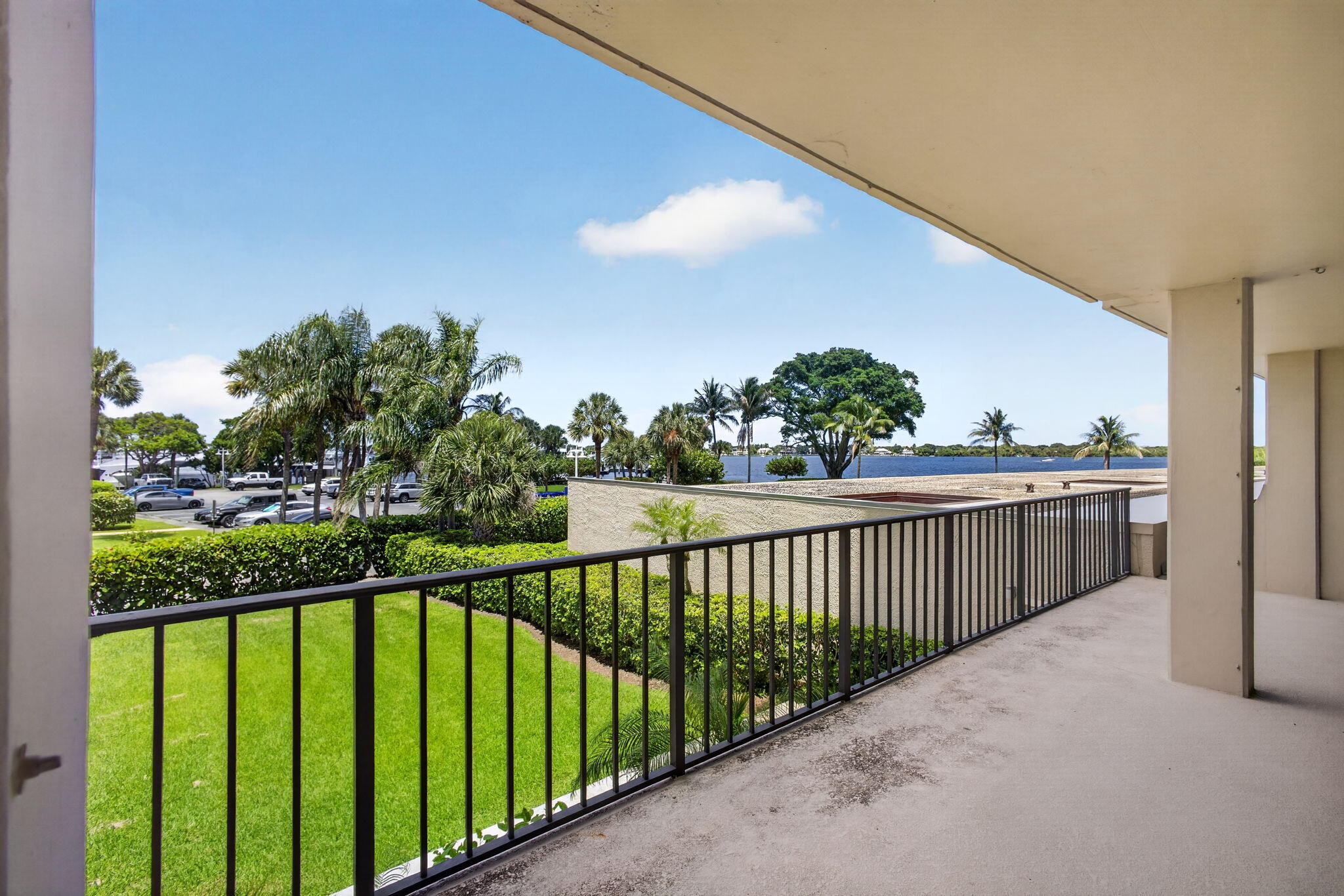 136 Lakeshore Drive Property Photo 5