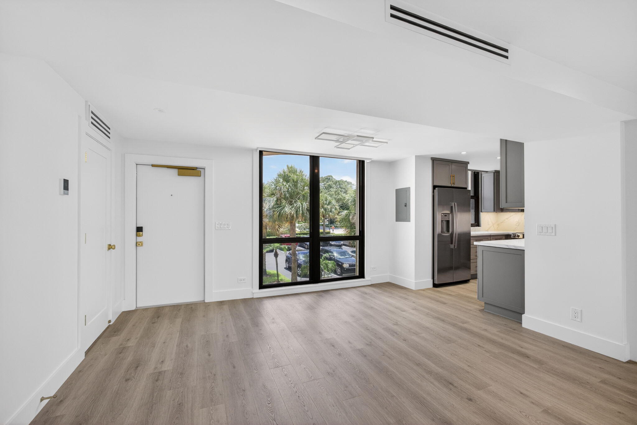 136 Lakeshore Drive Property Photo 9