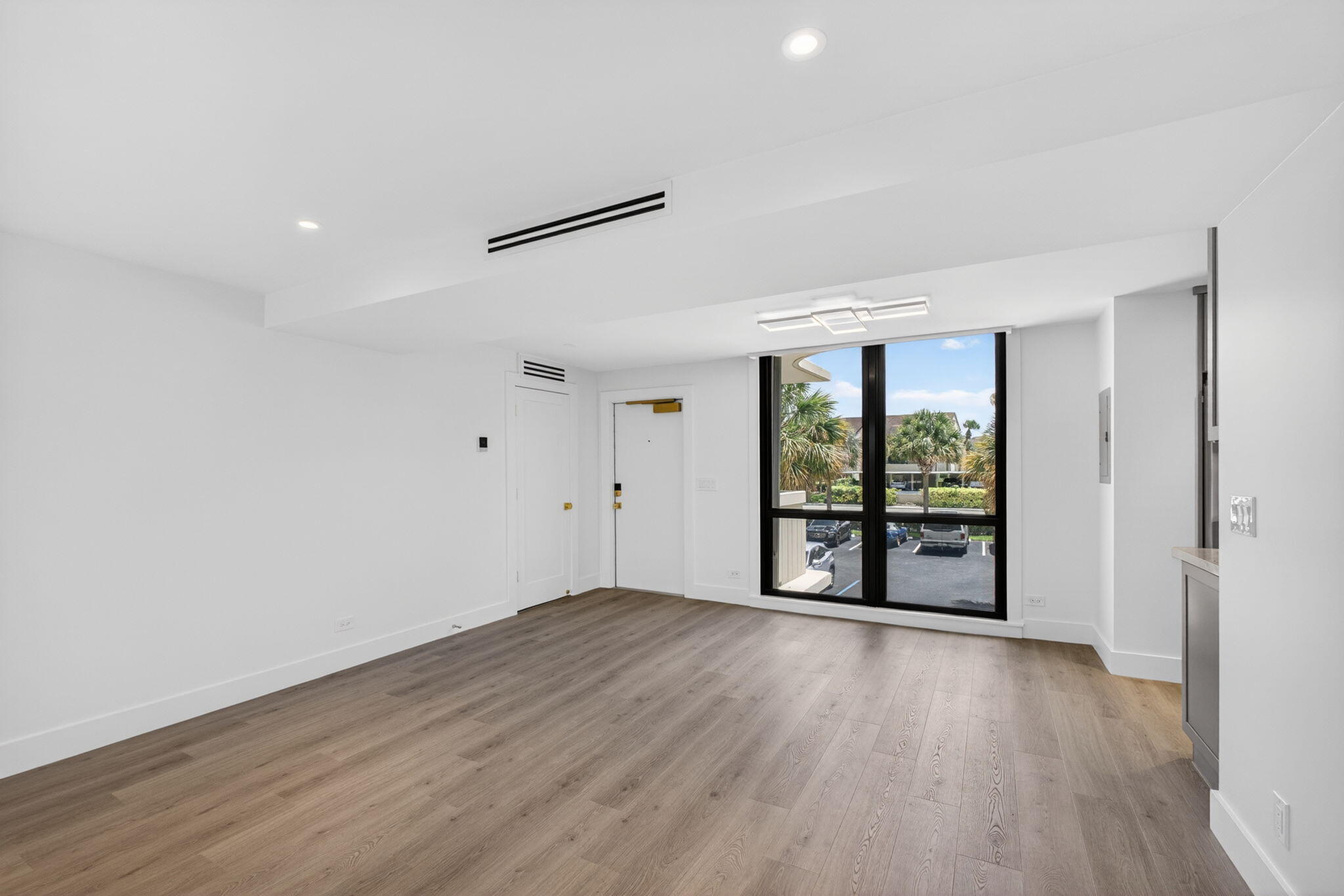 136 Lakeshore Drive Property Photo 10