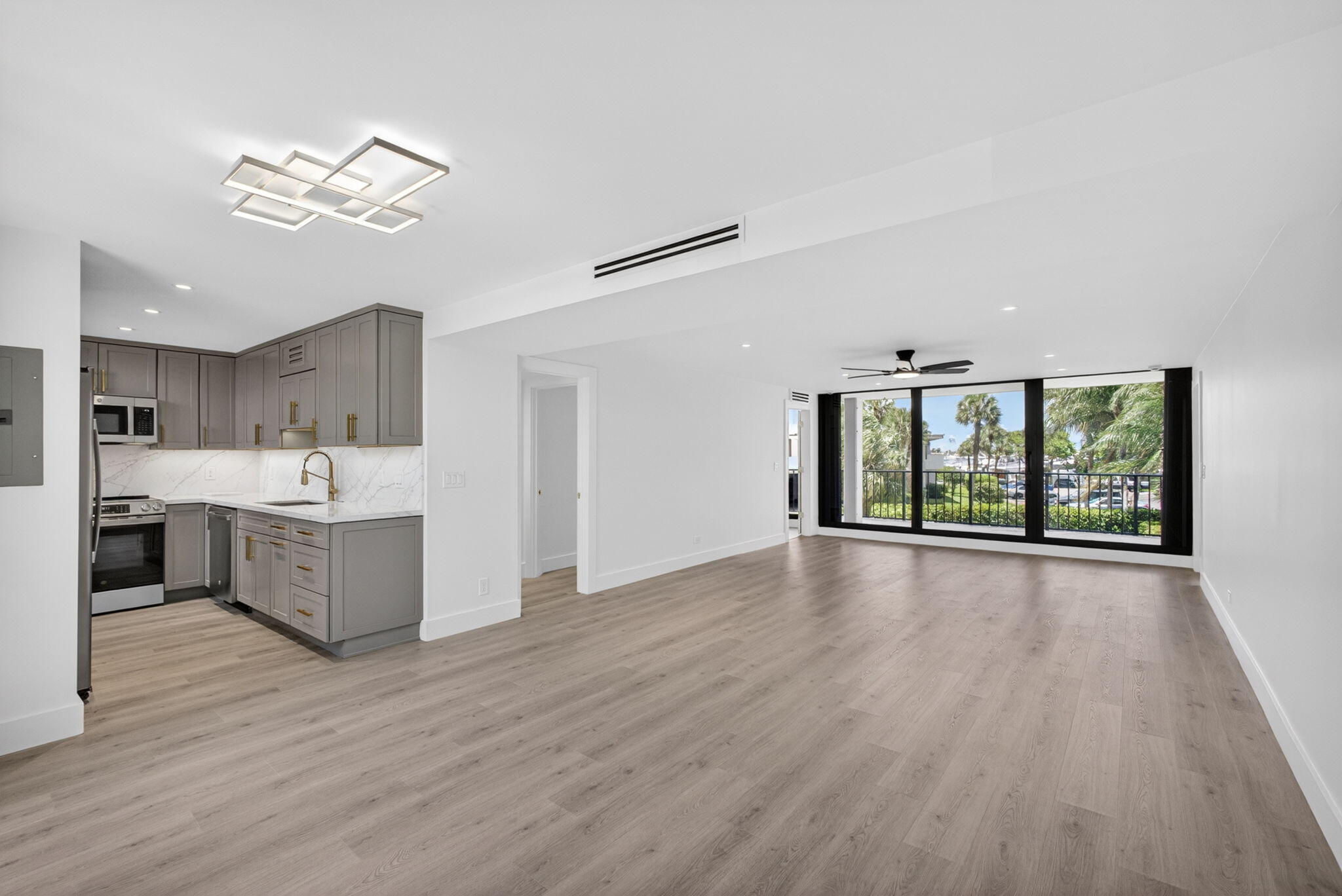 136 Lakeshore Drive Property Photo 11