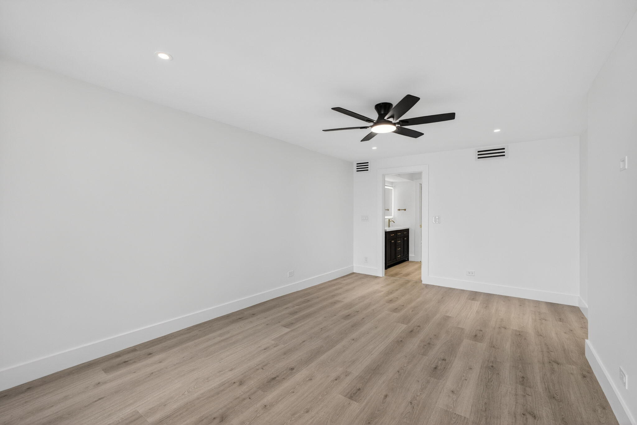 136 Lakeshore Drive Property Photo 22