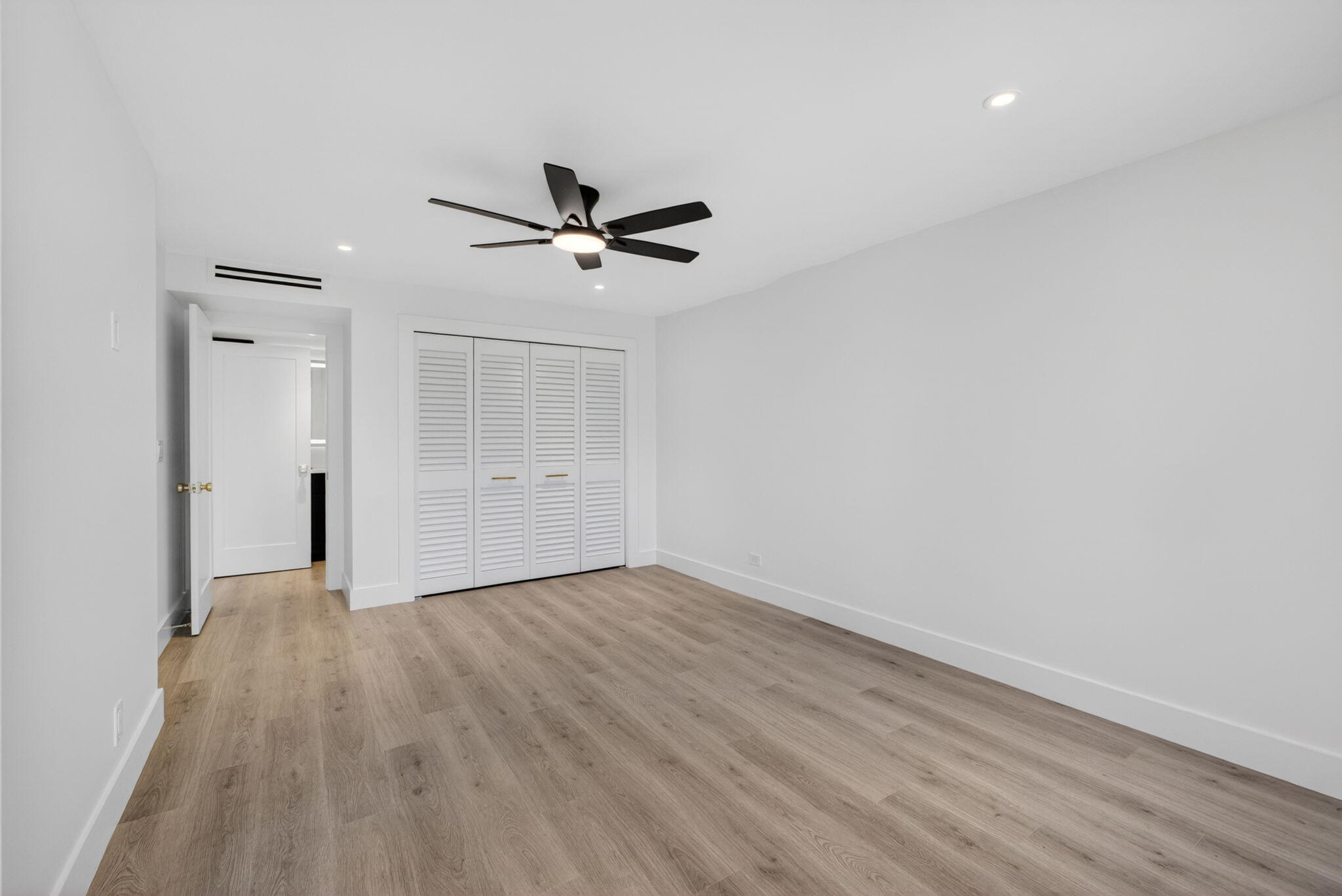 136 Lakeshore Drive Property Photo 32