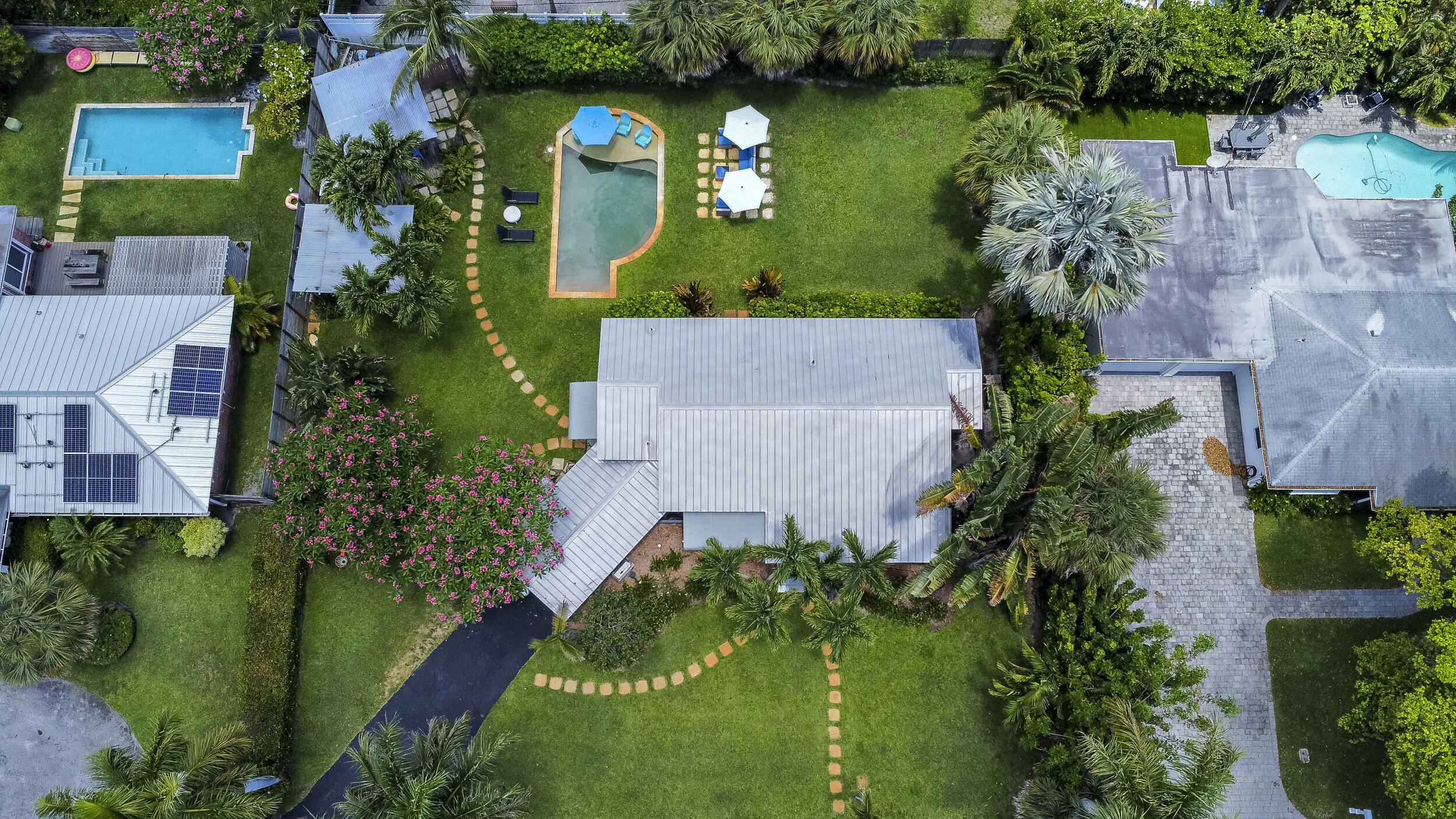 15 N Swinton Circle Property Photo 12