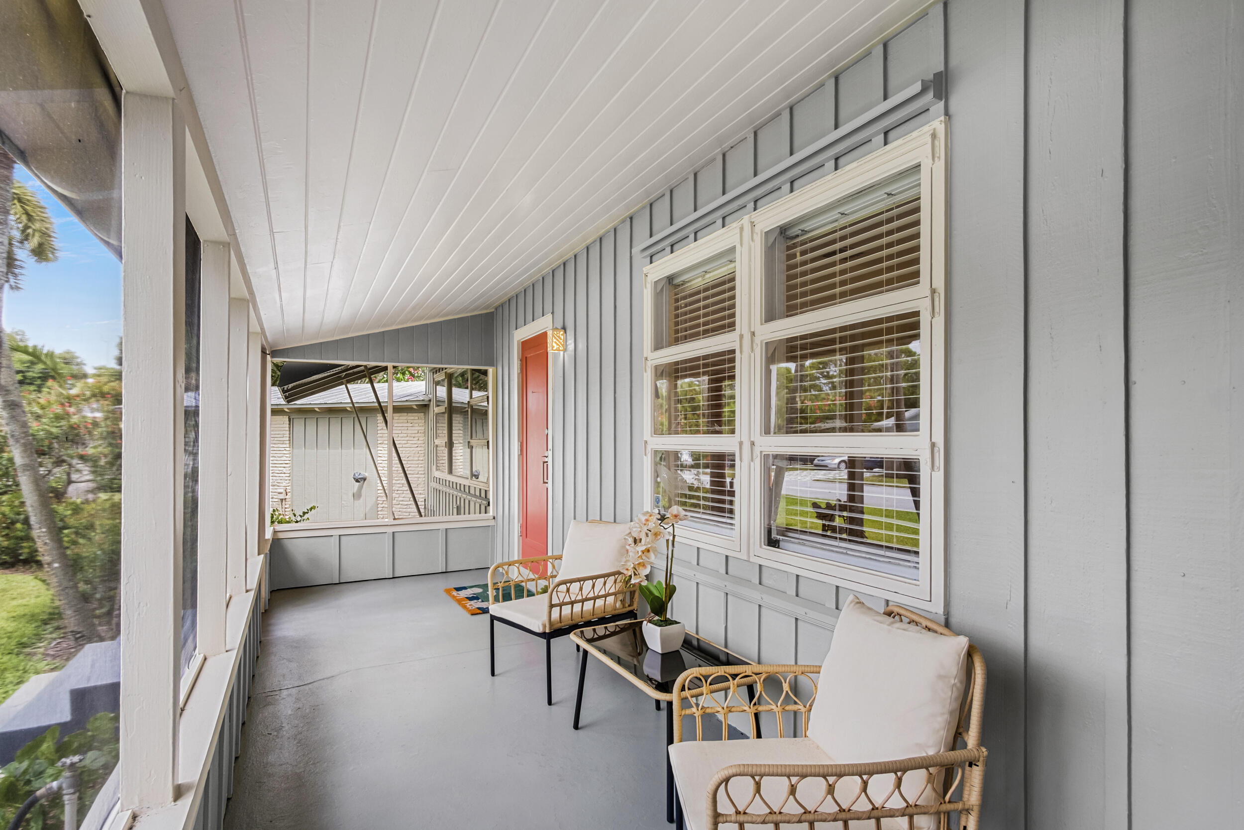 15 N Swinton Circle Property Photo 16