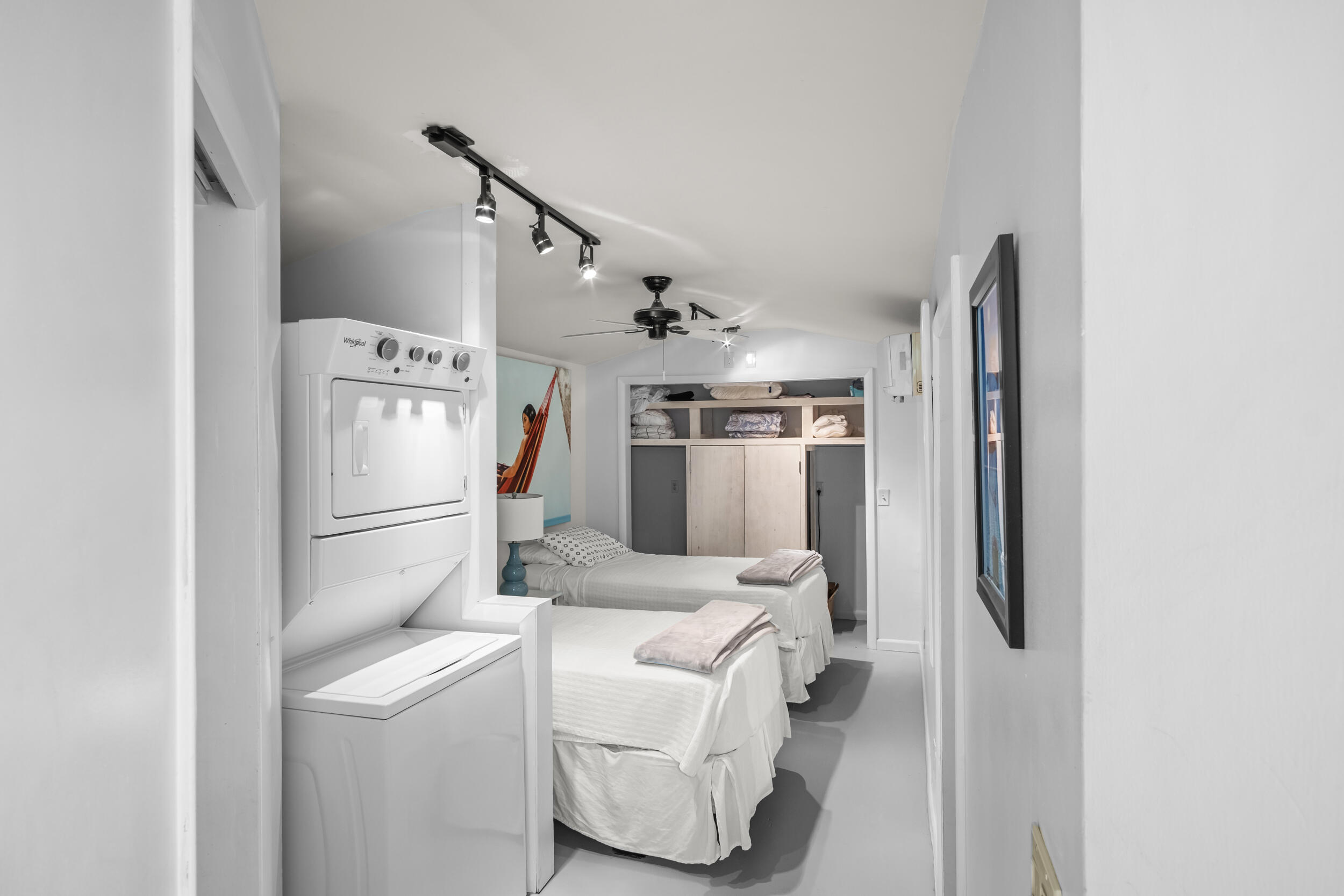 15 N Swinton Circle Property Photo 30
