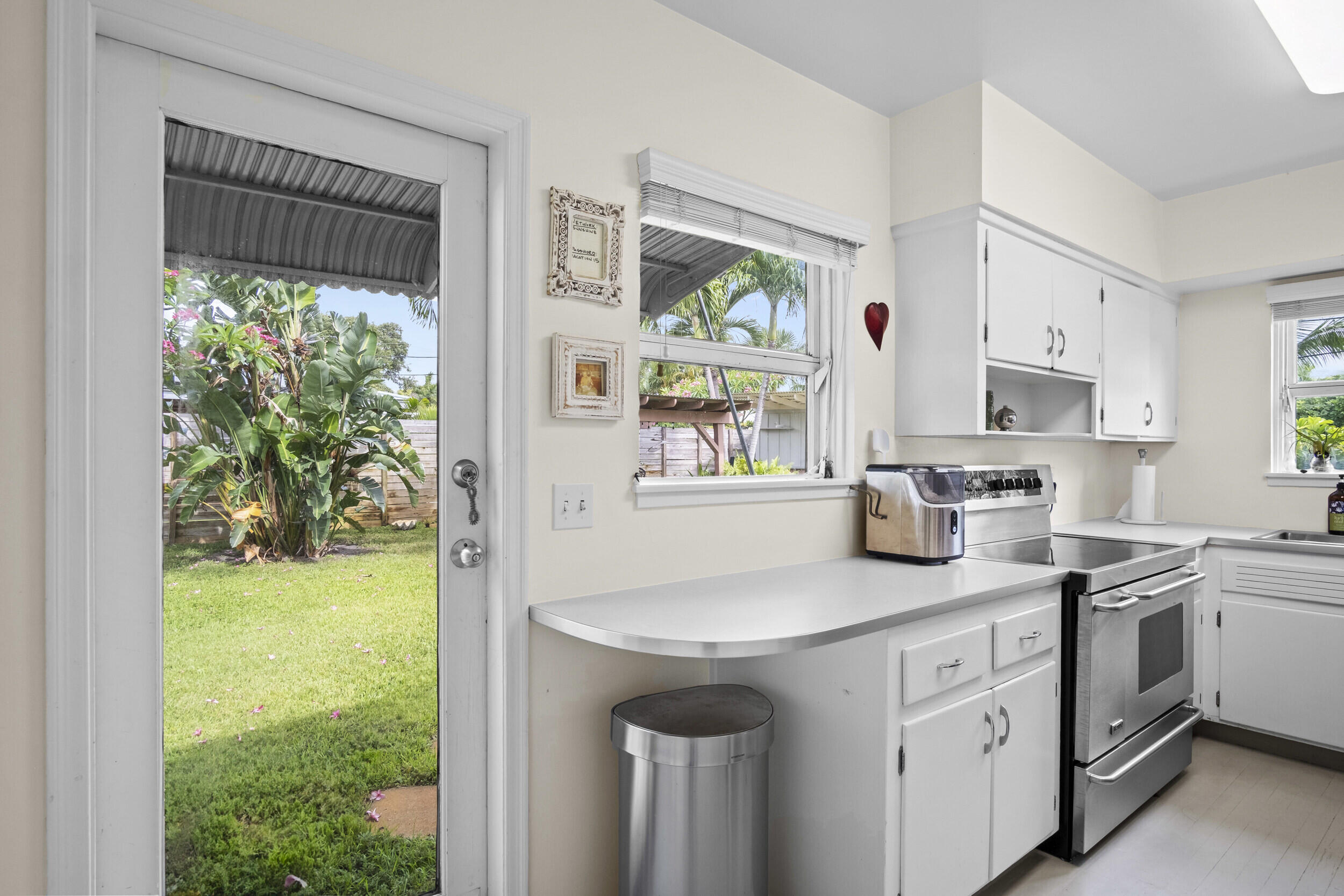 15 N Swinton Circle Property Photo 31
