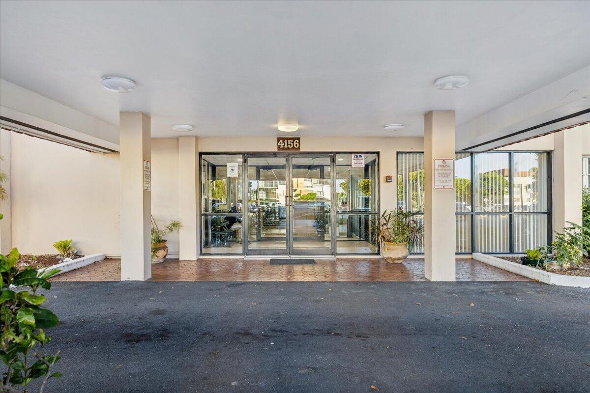 4156 Inverrary Drive