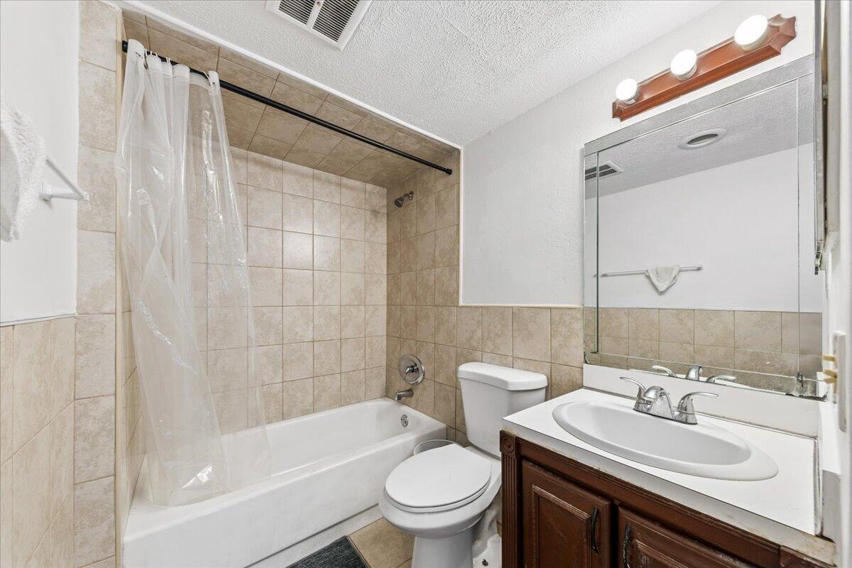 4156 Inverrary Drive Property Photo 14