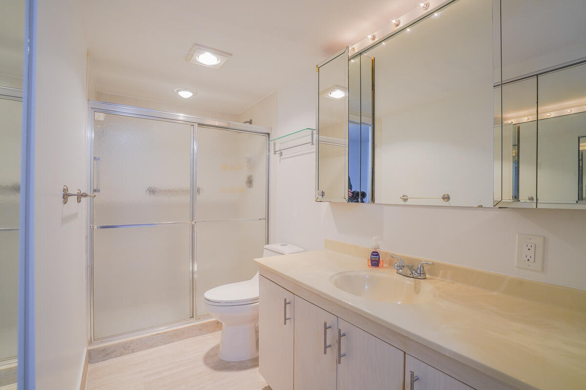 4401 Martinique Court D2 Property Photo 13