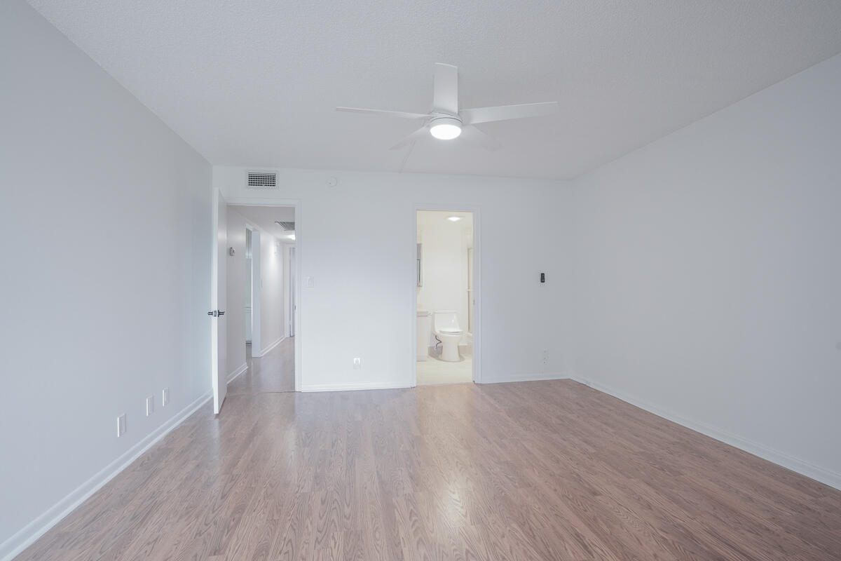 4401 Martinique Court D2 Property Photo 21