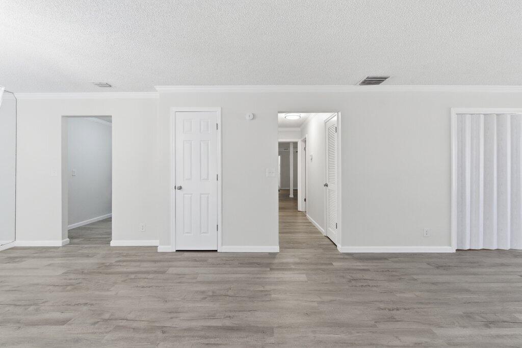 10098 S 42nd Drive Property Photo 7