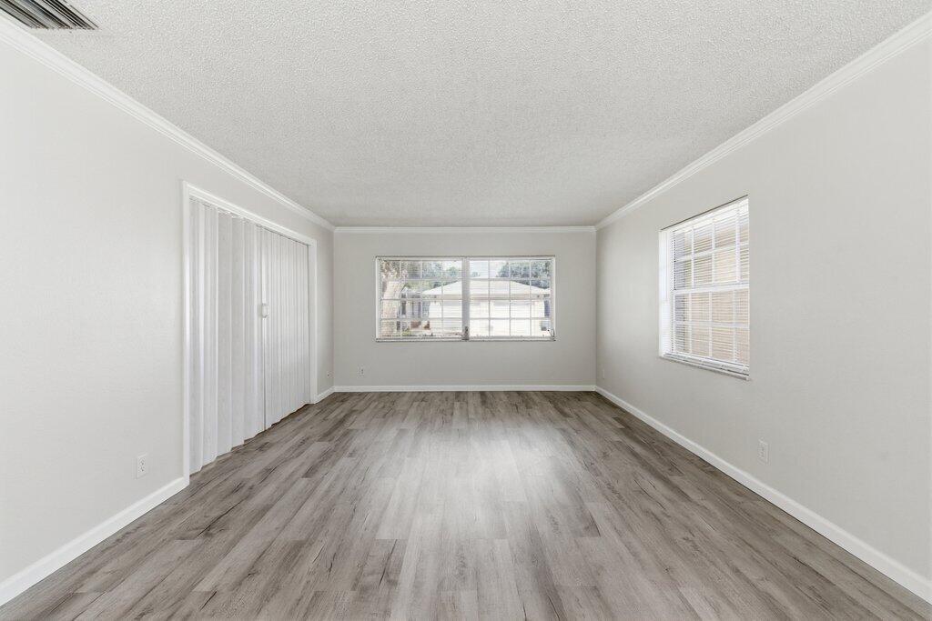 10098 S 42nd Drive Property Photo 11