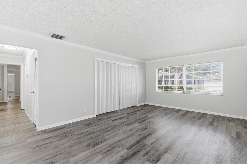 10098 S 42nd Drive Property Photo 12