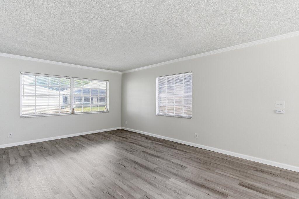 10098 S 42nd Drive Property Photo 13