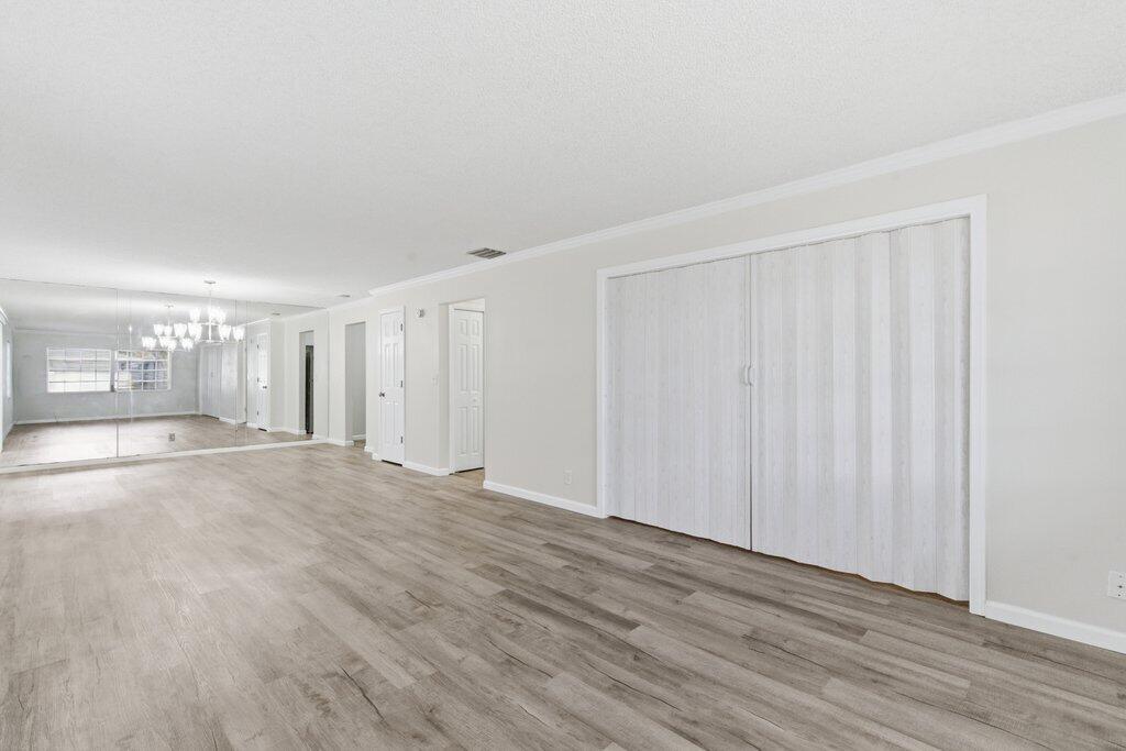 10098 S 42nd Drive Property Photo 15
