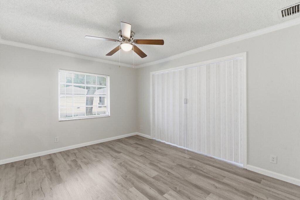 10098 S 42nd Drive Property Photo 23