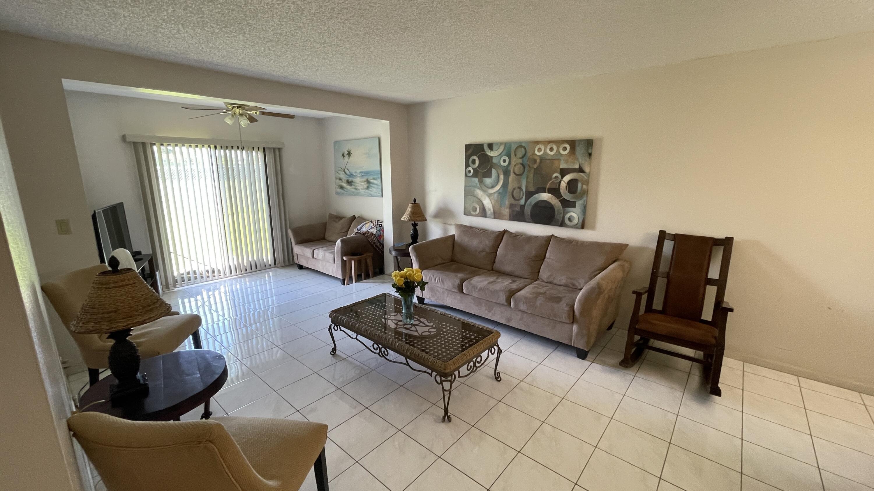 7911 Southgate Boulevard B2 Property Photo 4