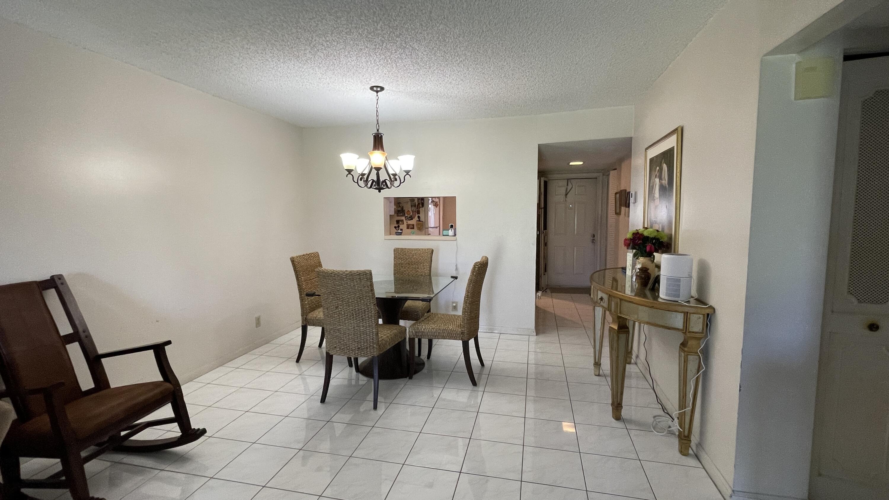 7911 Southgate Boulevard B2 Property Photo 5