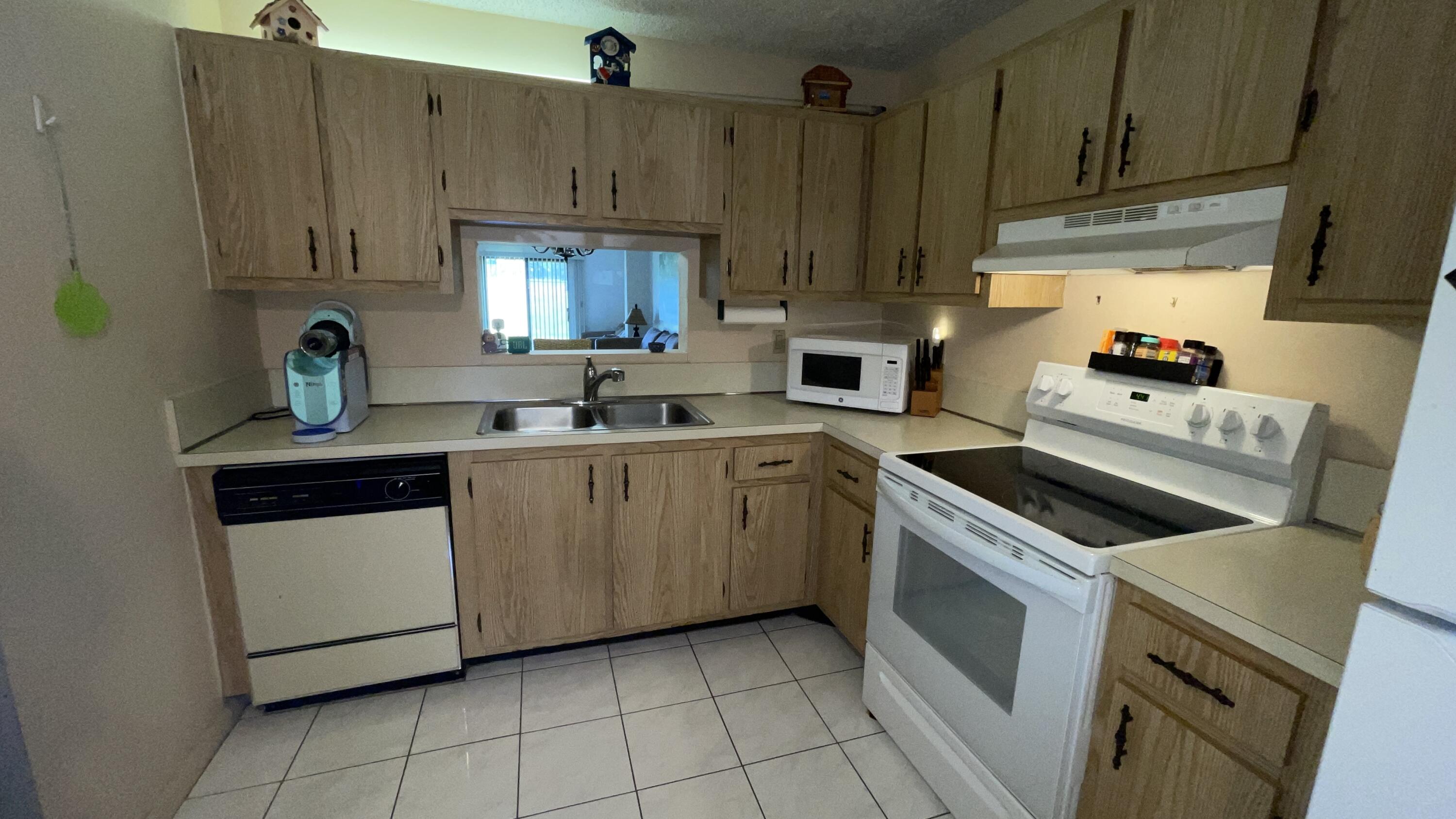 7911 Southgate Boulevard B2 Property Photo 11